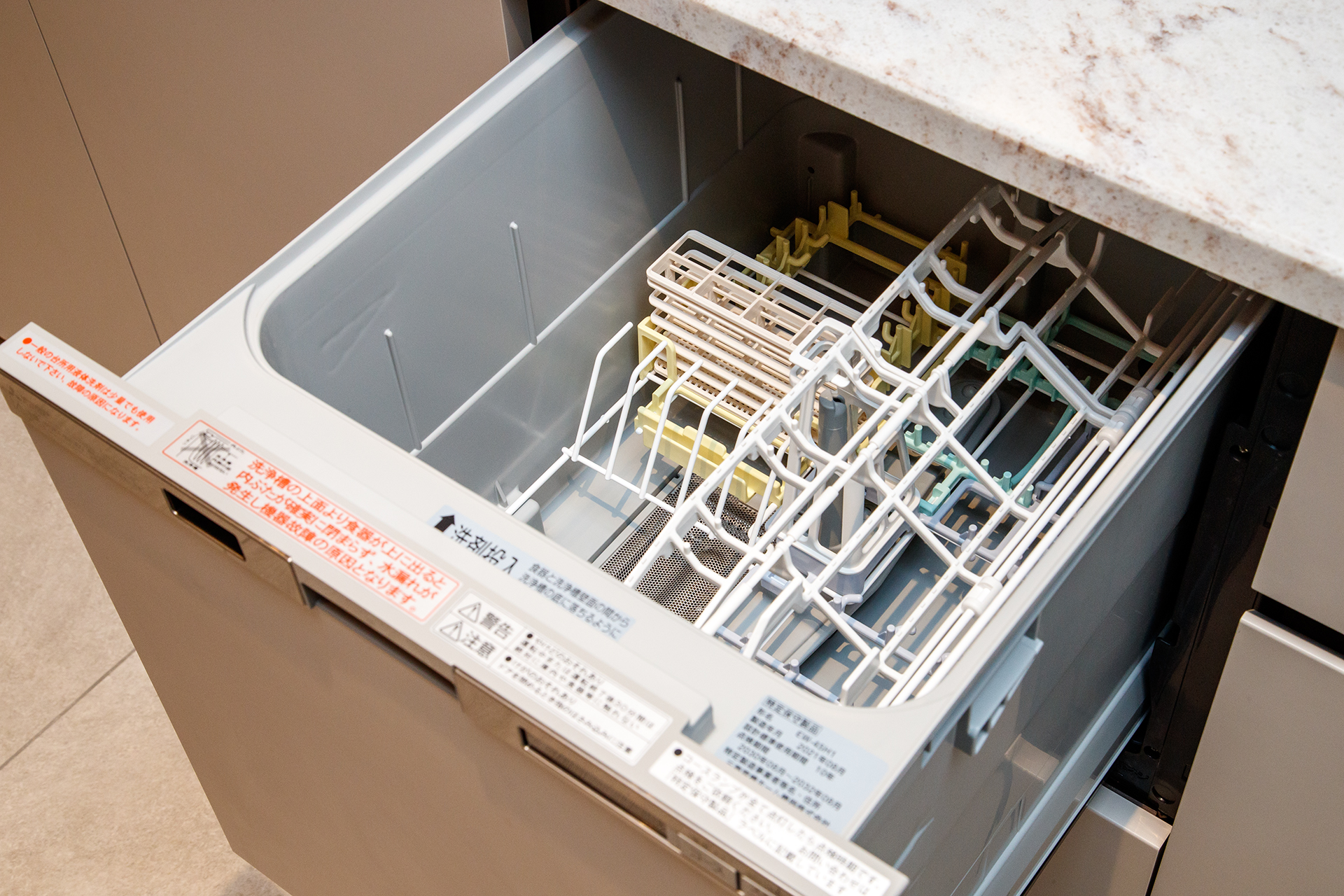 調理器具や食器、食洗機まで用意されている