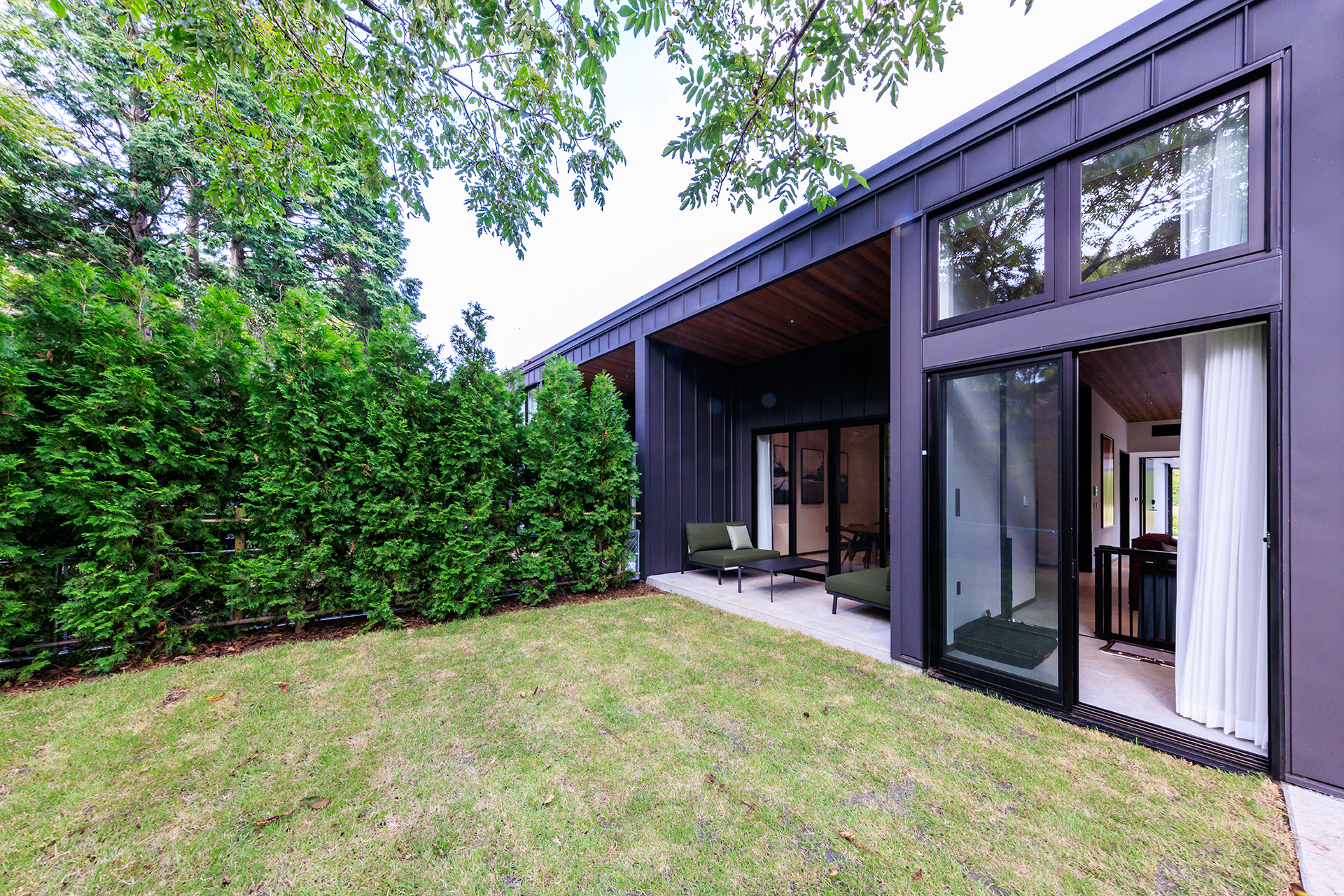 こちらも専用テラス付き