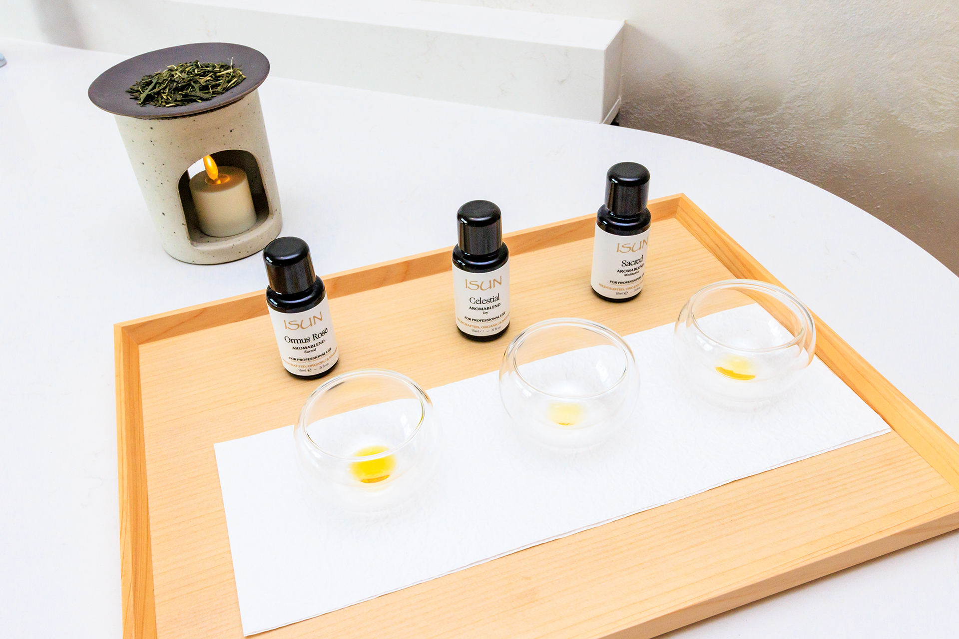 スパメニューでは静岡県産の素材のほかアメリカの高級スパブランド「ISUN（アイサン）」などの製品を採用