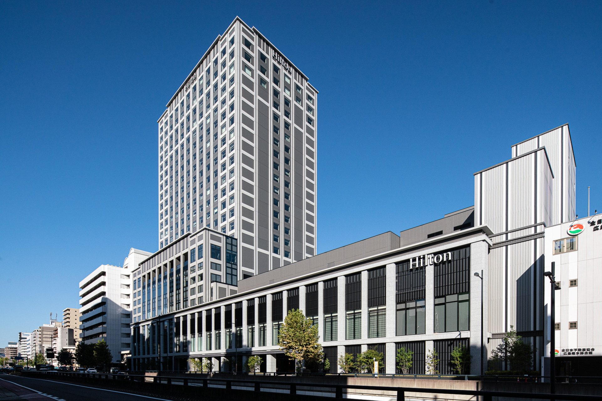 9月1日に開業した「ヒルトン広島」。10月22日にグランドオープンを迎える