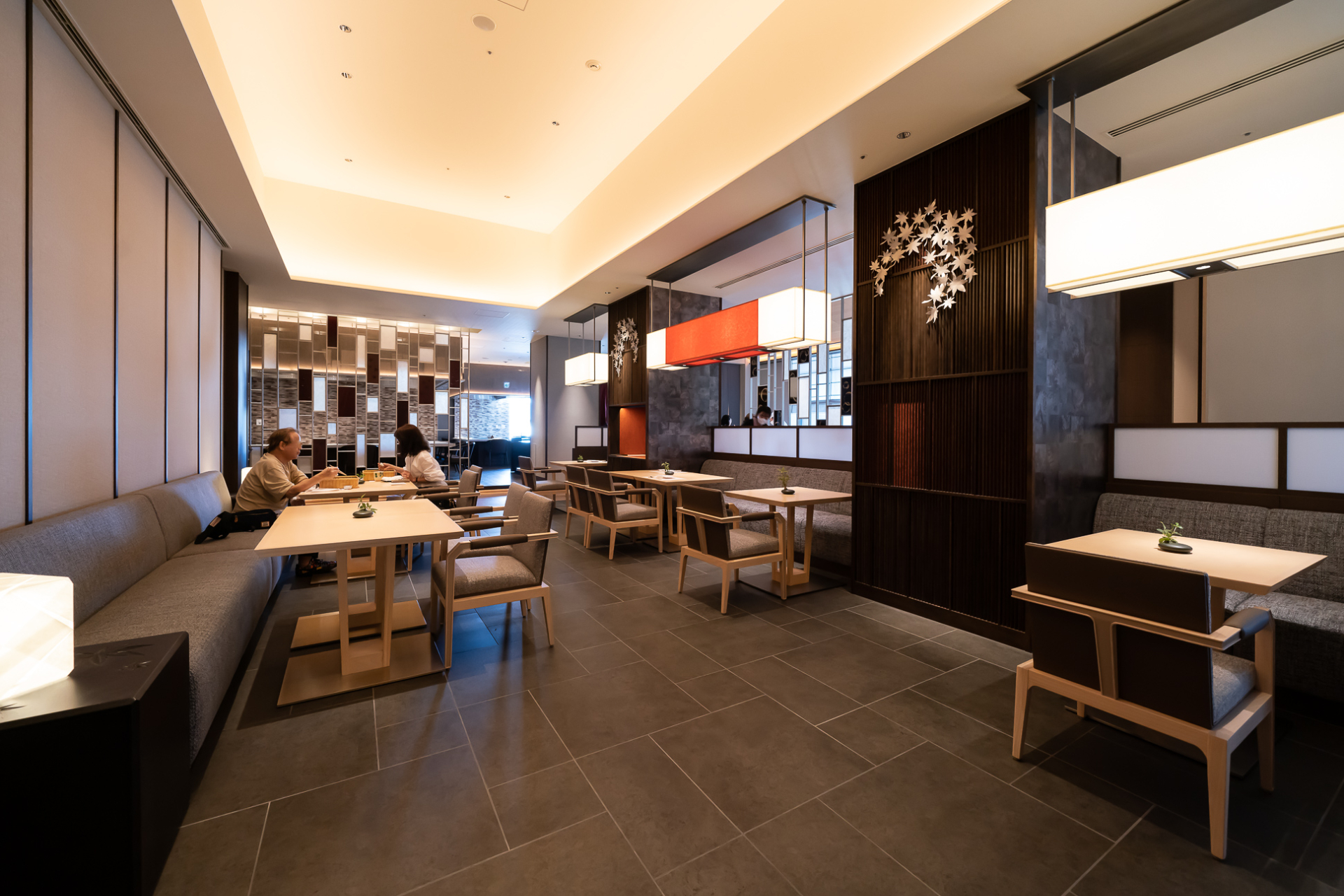 懐石料理を中心とした日本料理「泉水」