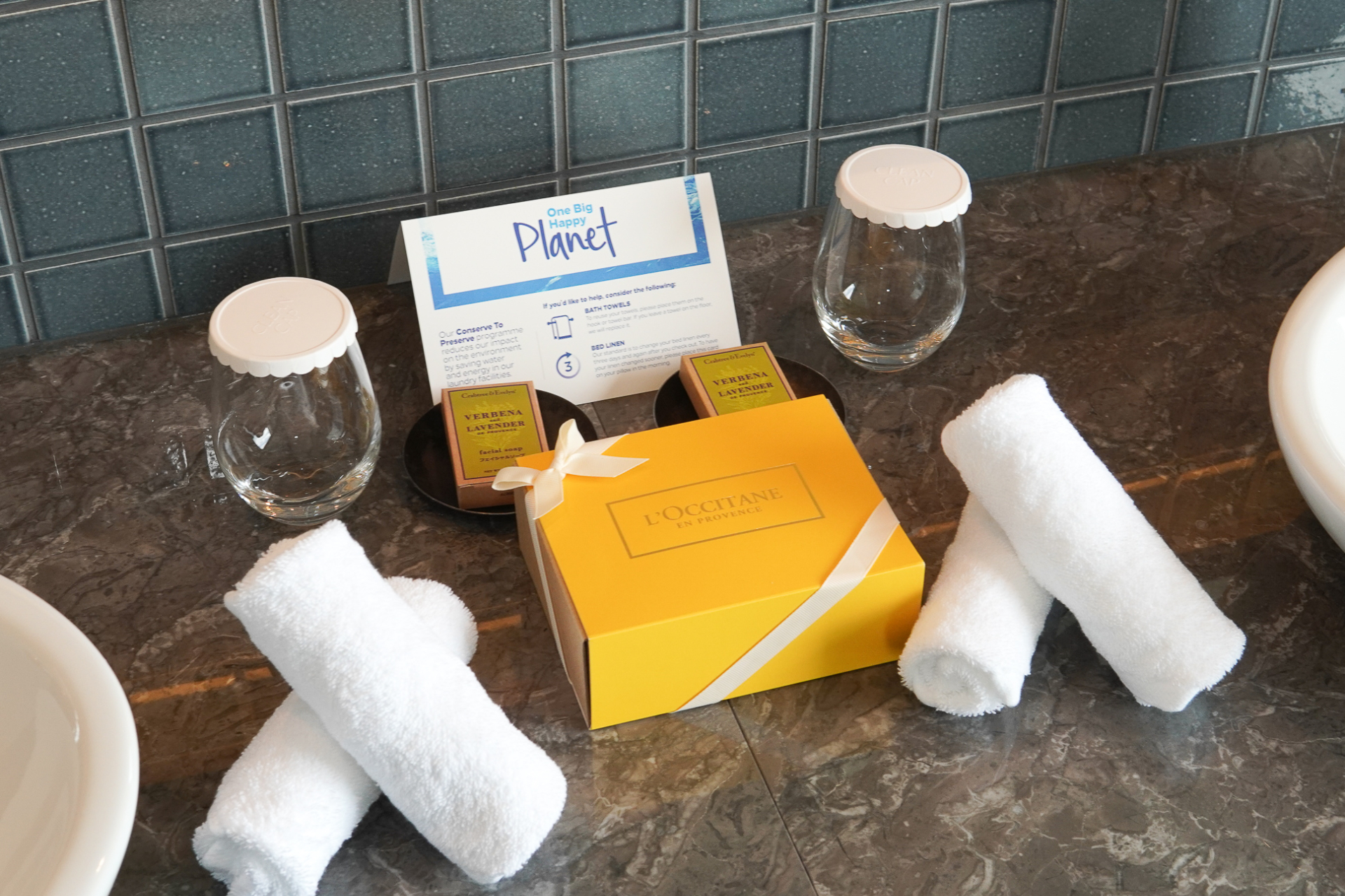 スイートにはロクシタンのアメニティセットが加わる