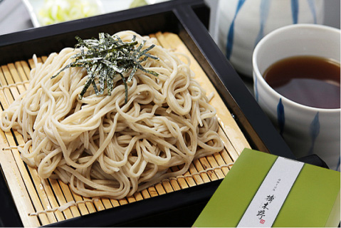 おせちや年越しそば、日本酒が楽しめる