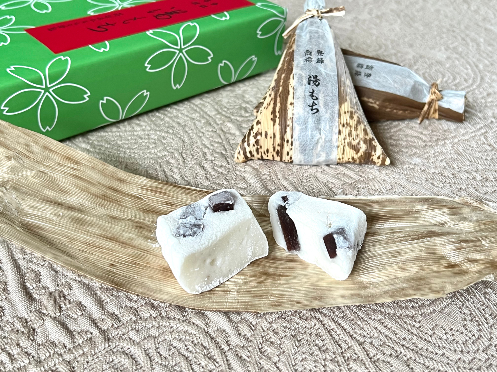 2022年に創業70周年を迎えたちもと。厳選素材で手作りしている伝統の湯もちは滋味深い味わいです