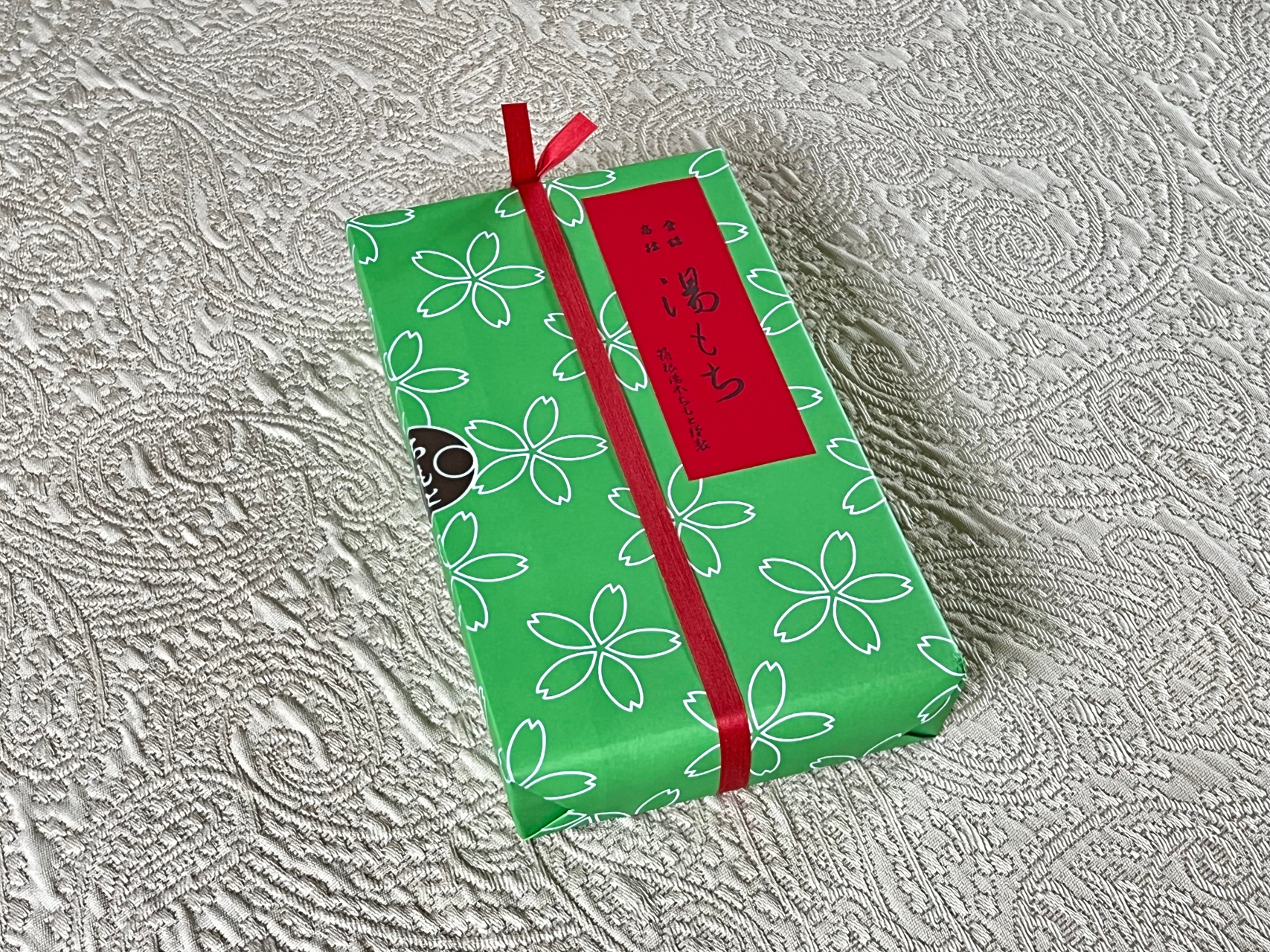 5個入りのほか、10個入りや15個入りを販売。ばら売り（1個270円）もあります