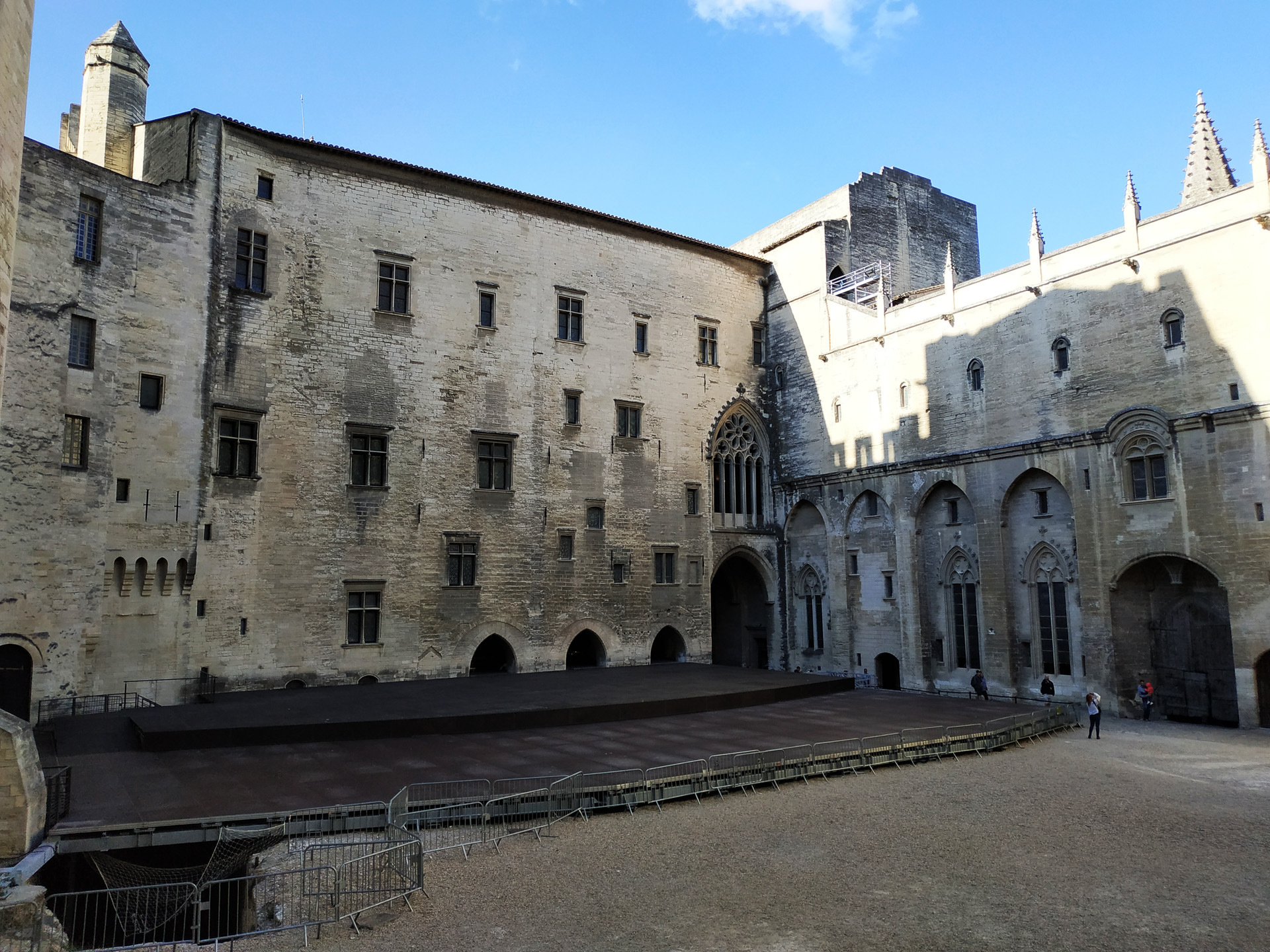 教皇庁の中にある巨大なステージ