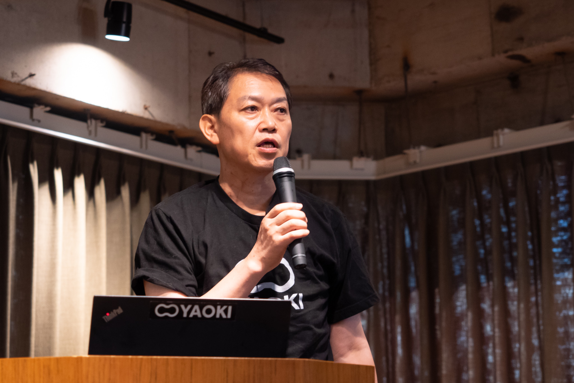 月面探査車「YAOKI」。高強度を保ちながらも、従来の小型探査車に対し小型化・軽量化を実現したという。当日は開発者・中島氏のトークイベントも