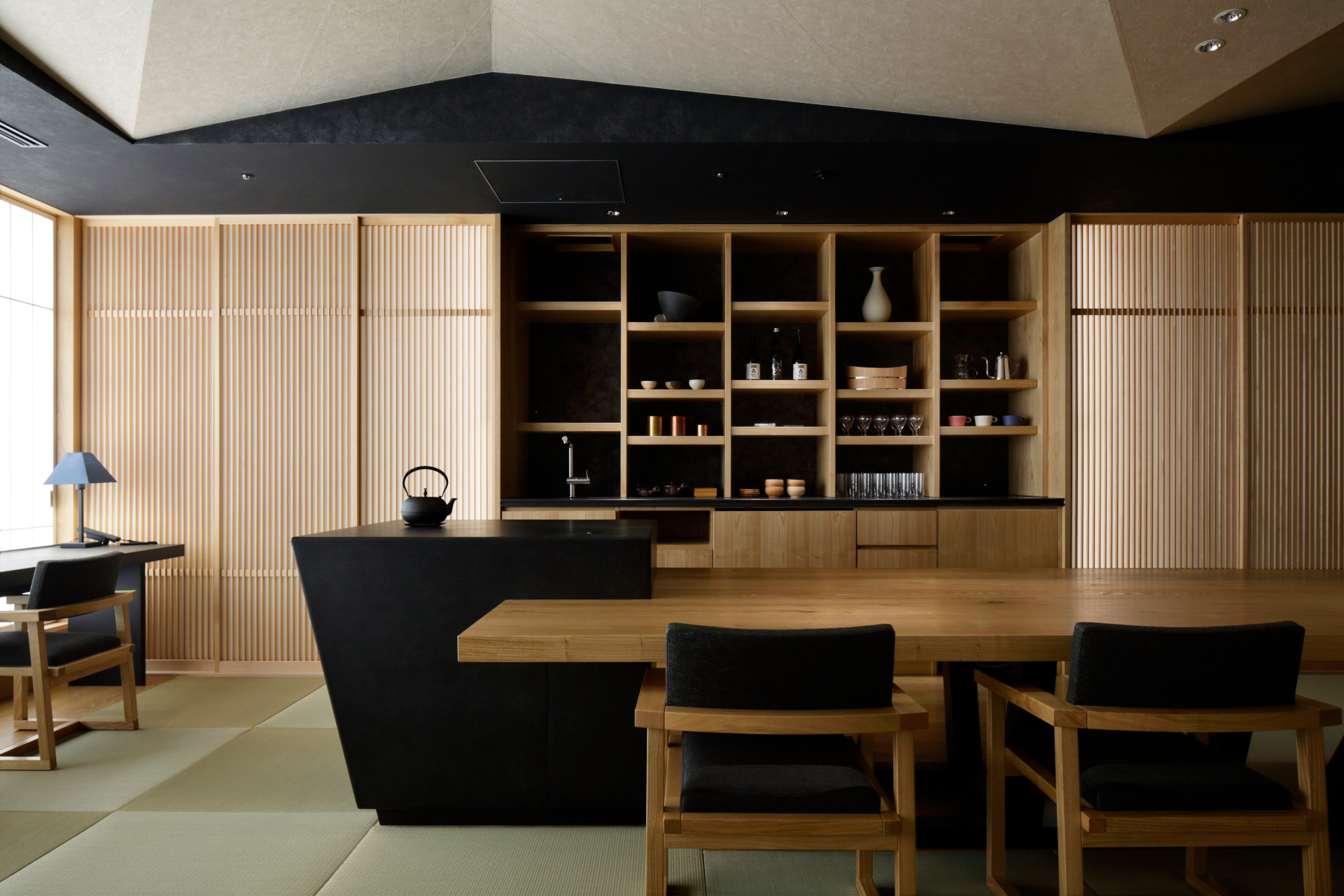 宿泊者のみが24時間自由に利用できる「お茶の間ラウンジ」