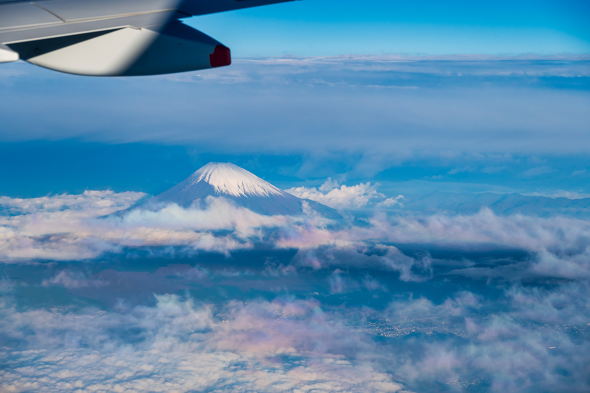 石垣行きのヒコーキから。伊丹行きよりはやや離れているもののよく見える