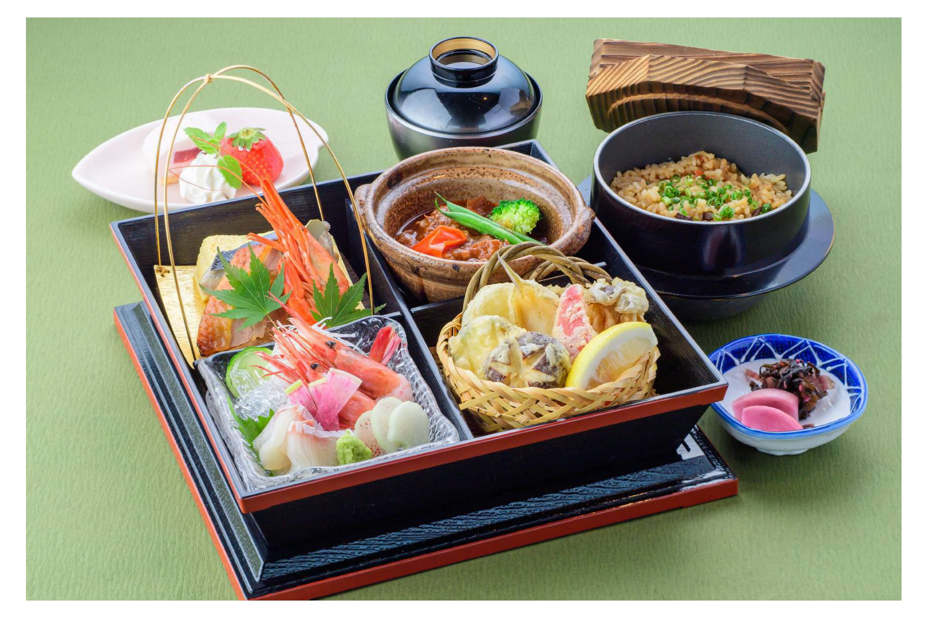 東京九州フェリー往路でステートA・デラックスA利用者に提供するグリルランチ