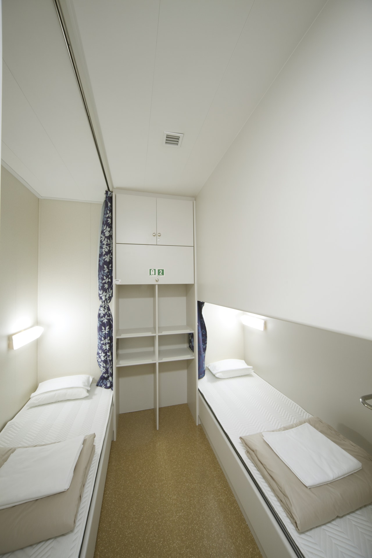 ツーリストA（下段ベット）