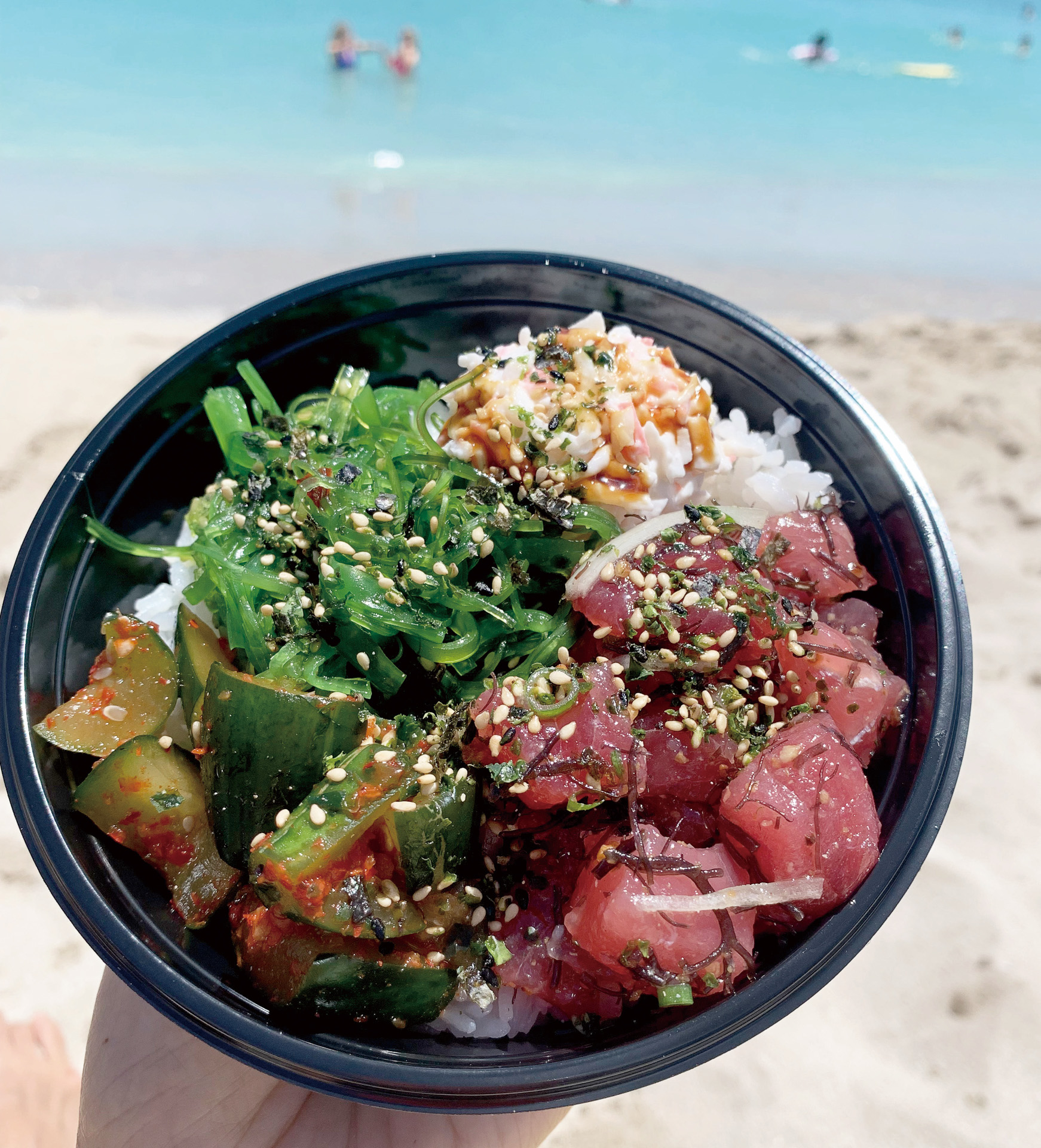 ポケ1種類は13ドル、2種類は16ドル。アヒは時価でこの日は全部で14.50ドルだった