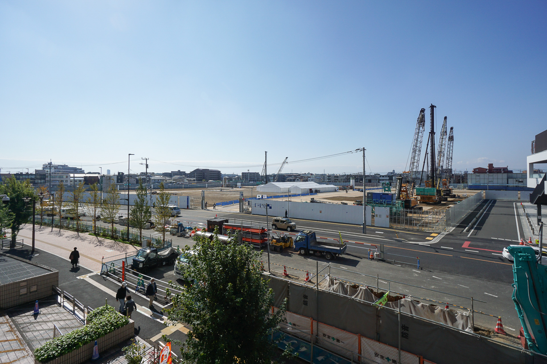 「西武所沢S.C.」側から見た所沢駅西口開発計画の敷地