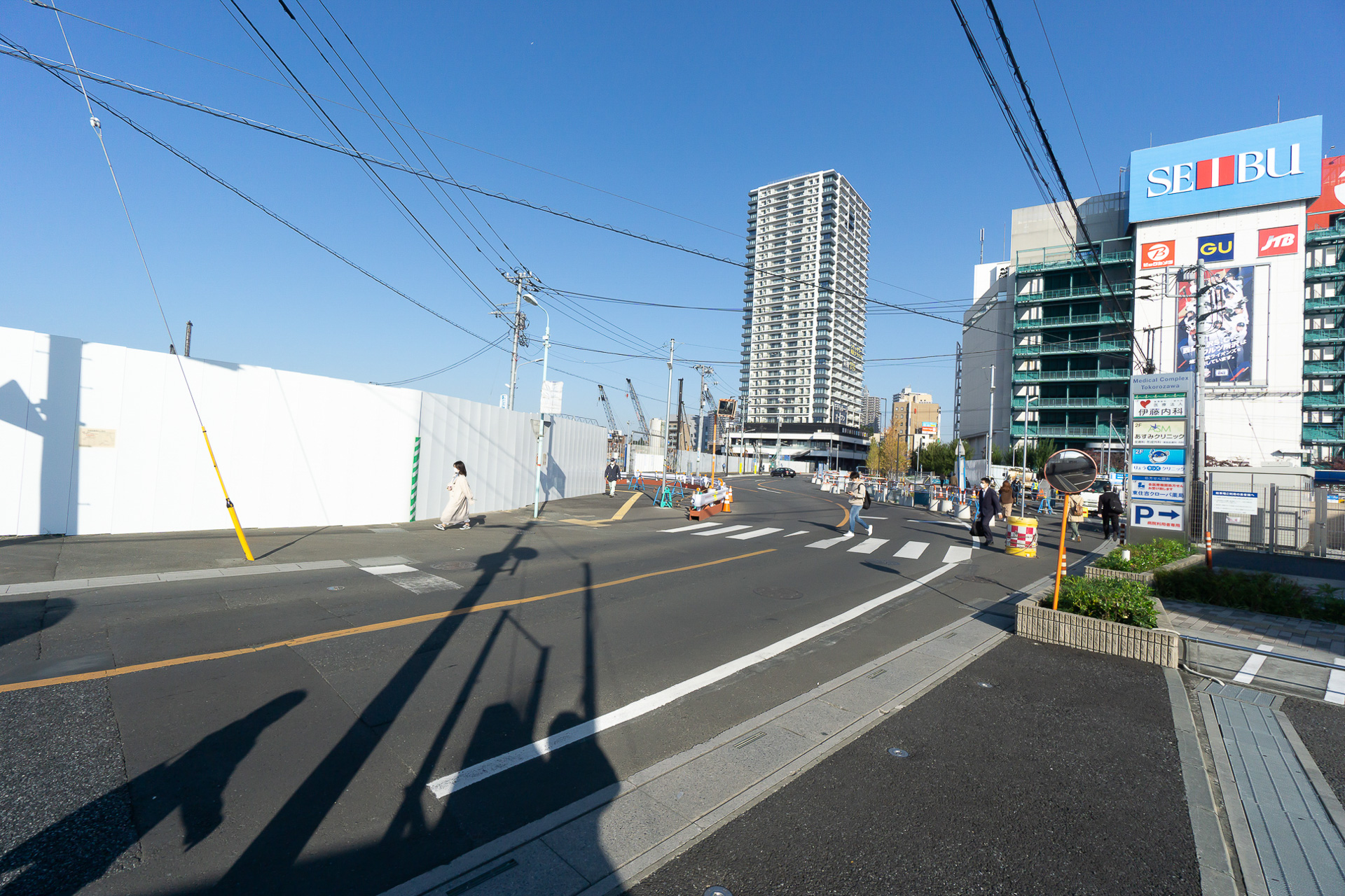 南側から。「西武所沢S.C.」と「シティタワー所沢クラッシィ」が見える