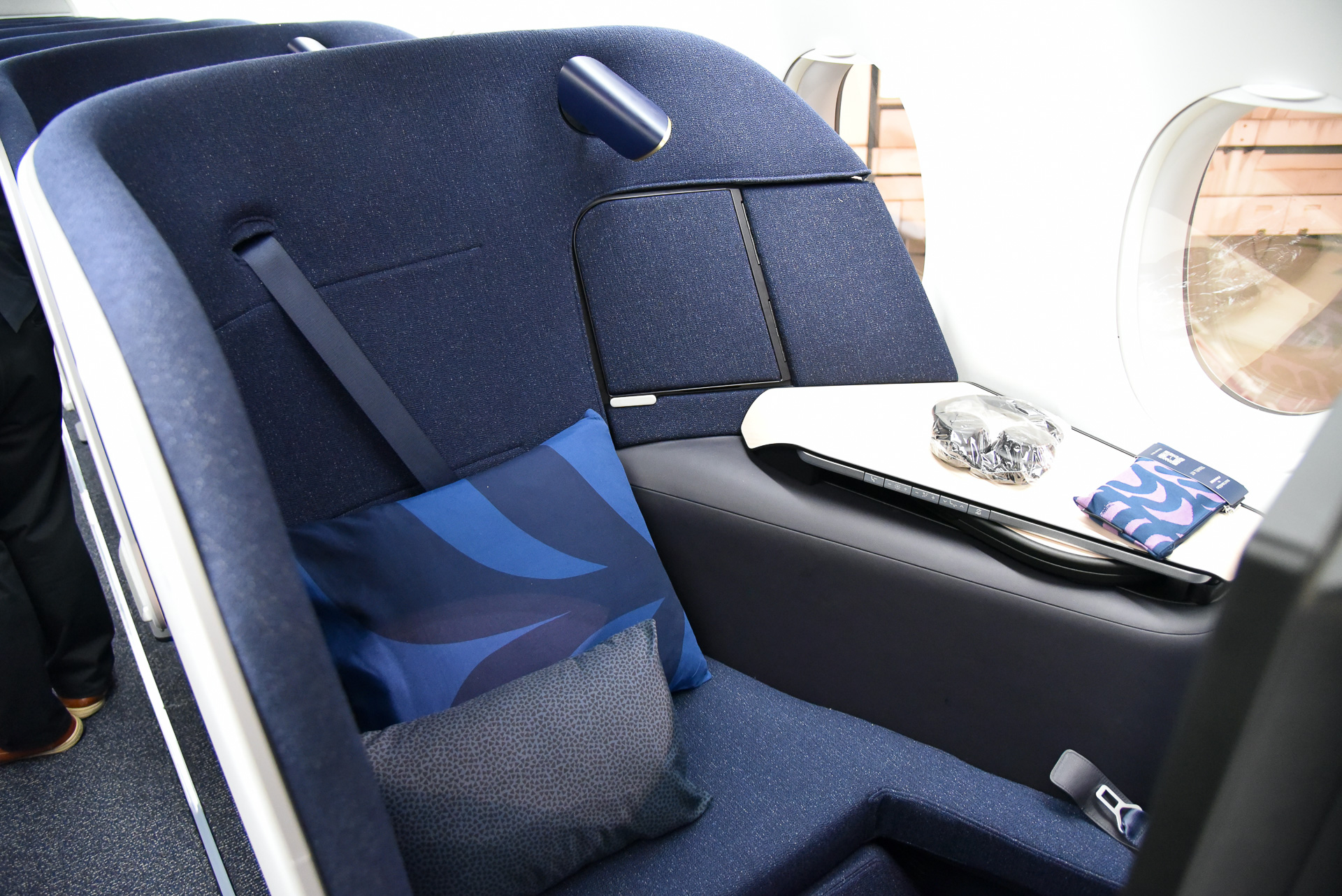 コリンズ製のAirLoungeシートを採用したビジネスクラスシート