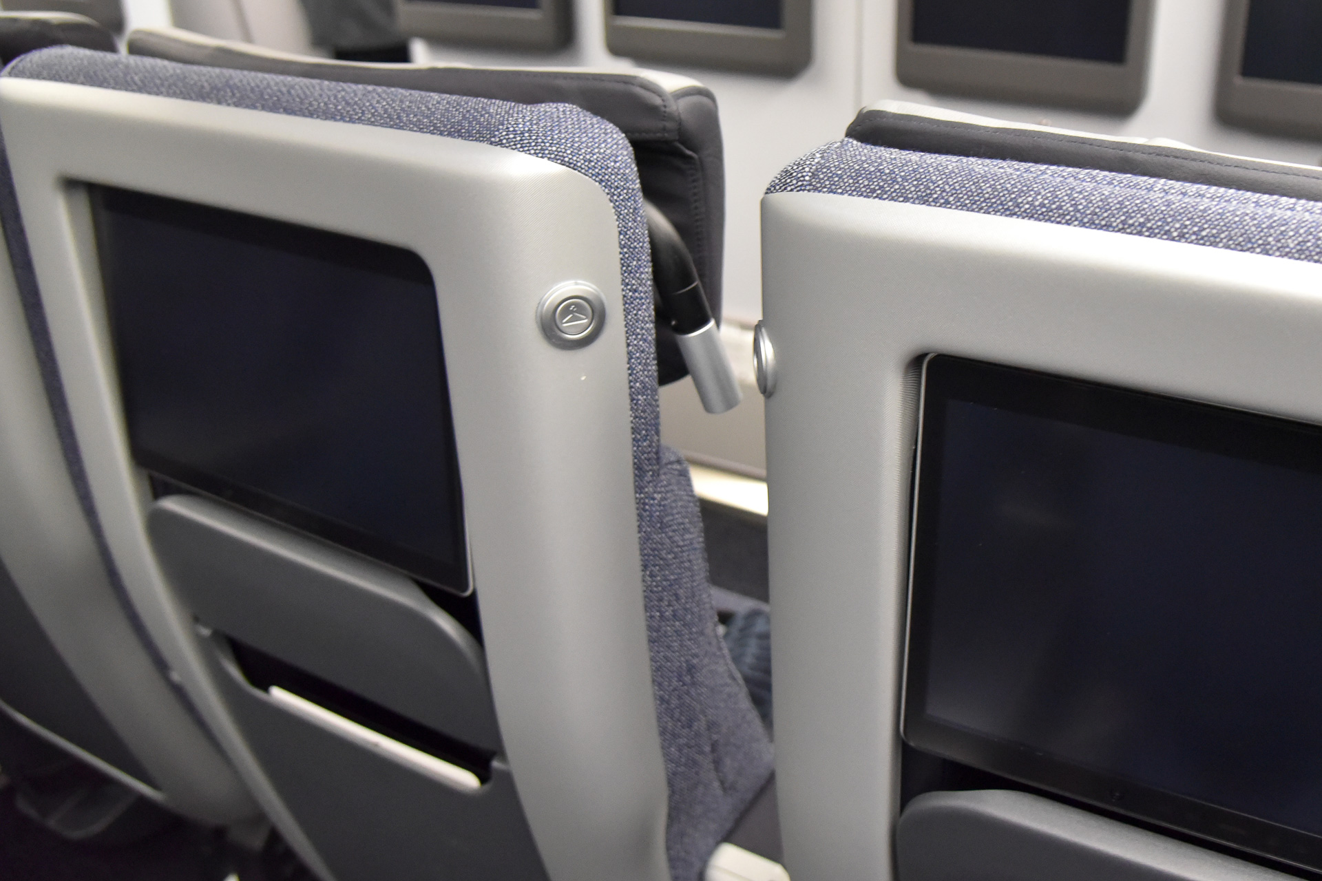 小物かけはちょっとしたものを一時的に掛けるのに便利