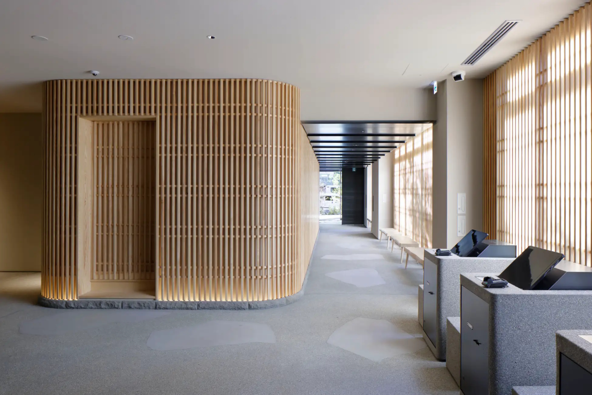 アプローチとレセプション