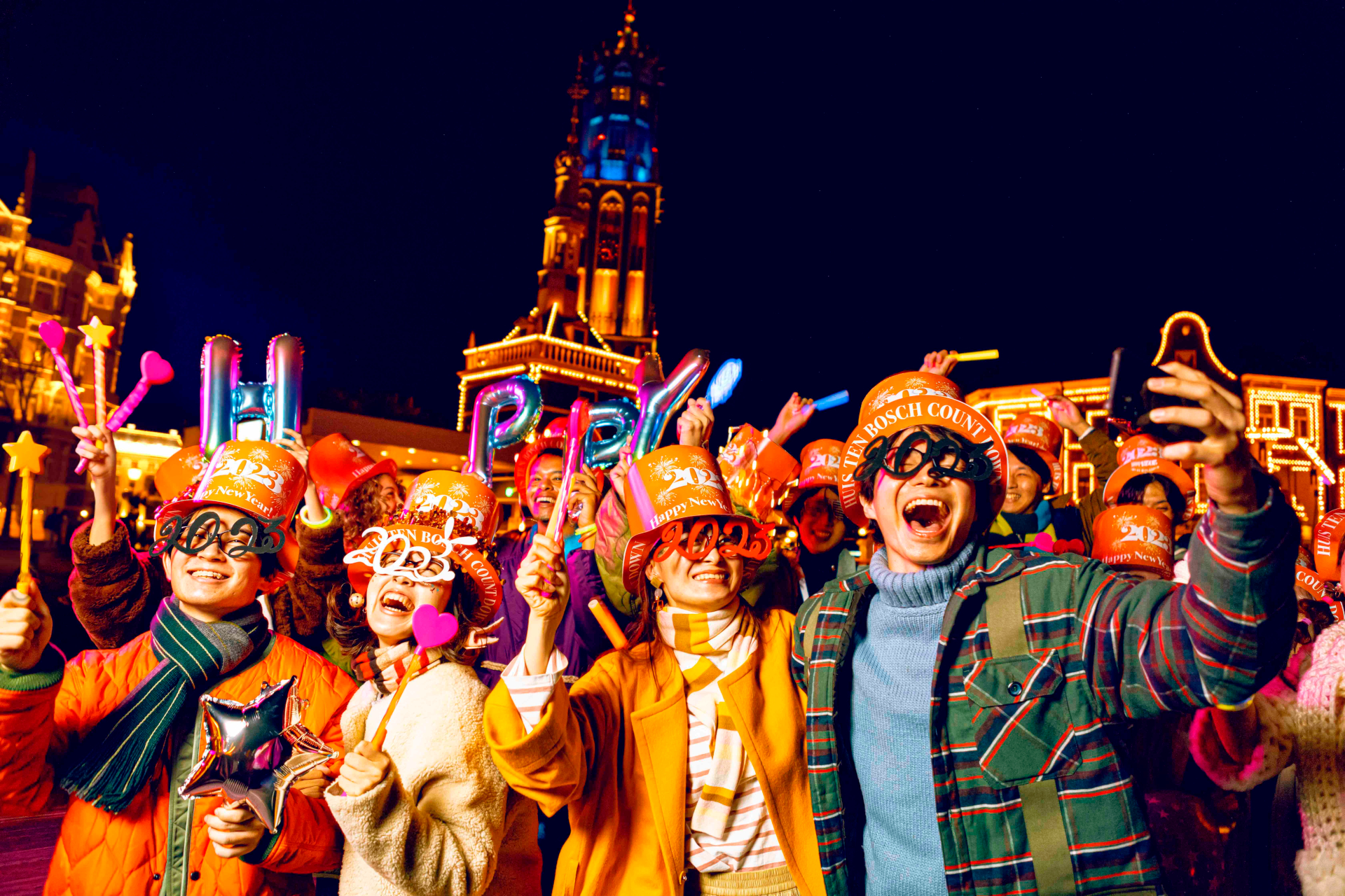 大晦日だけの特別なグッズを身に付けて、カウントダウンを盛り上げよう