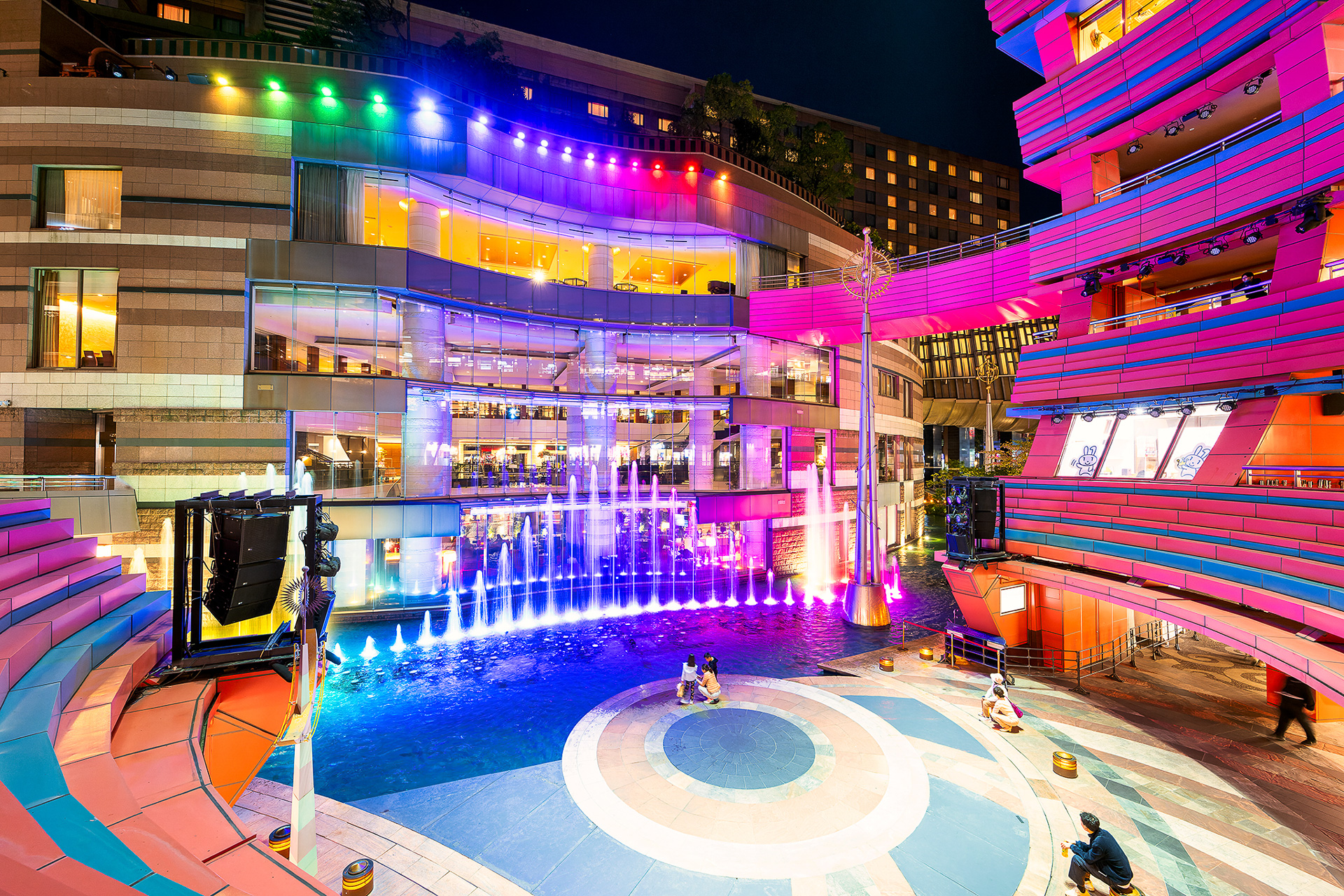 宿泊はキャナルシティ・福岡ワシントンホテルに。キャナルシティの噴水をしばし楽しむ