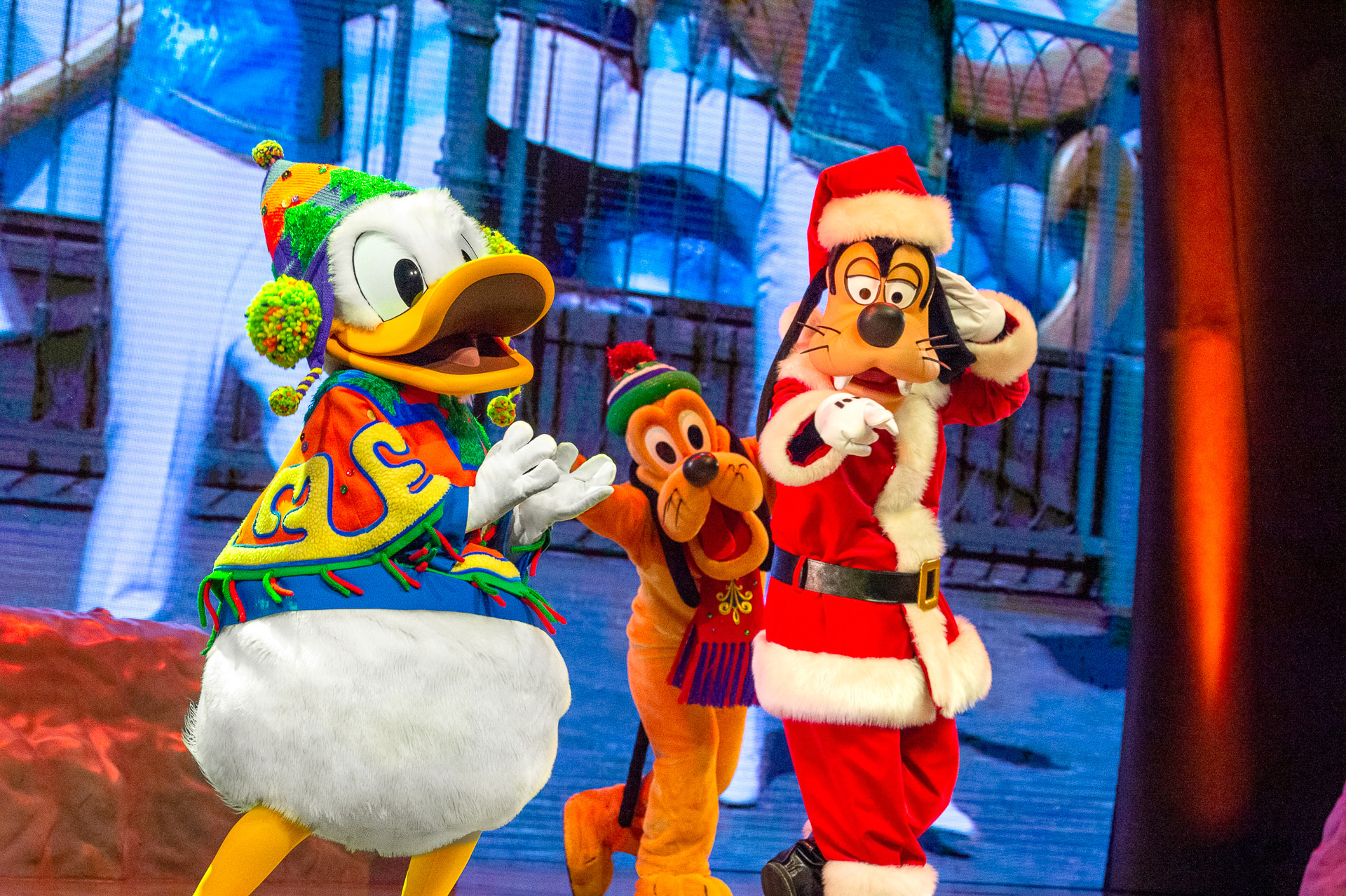 ロストリバーデルタらしい陽気なリズムで「Feliz Navidad」（画像提供：オリエンタルランド）