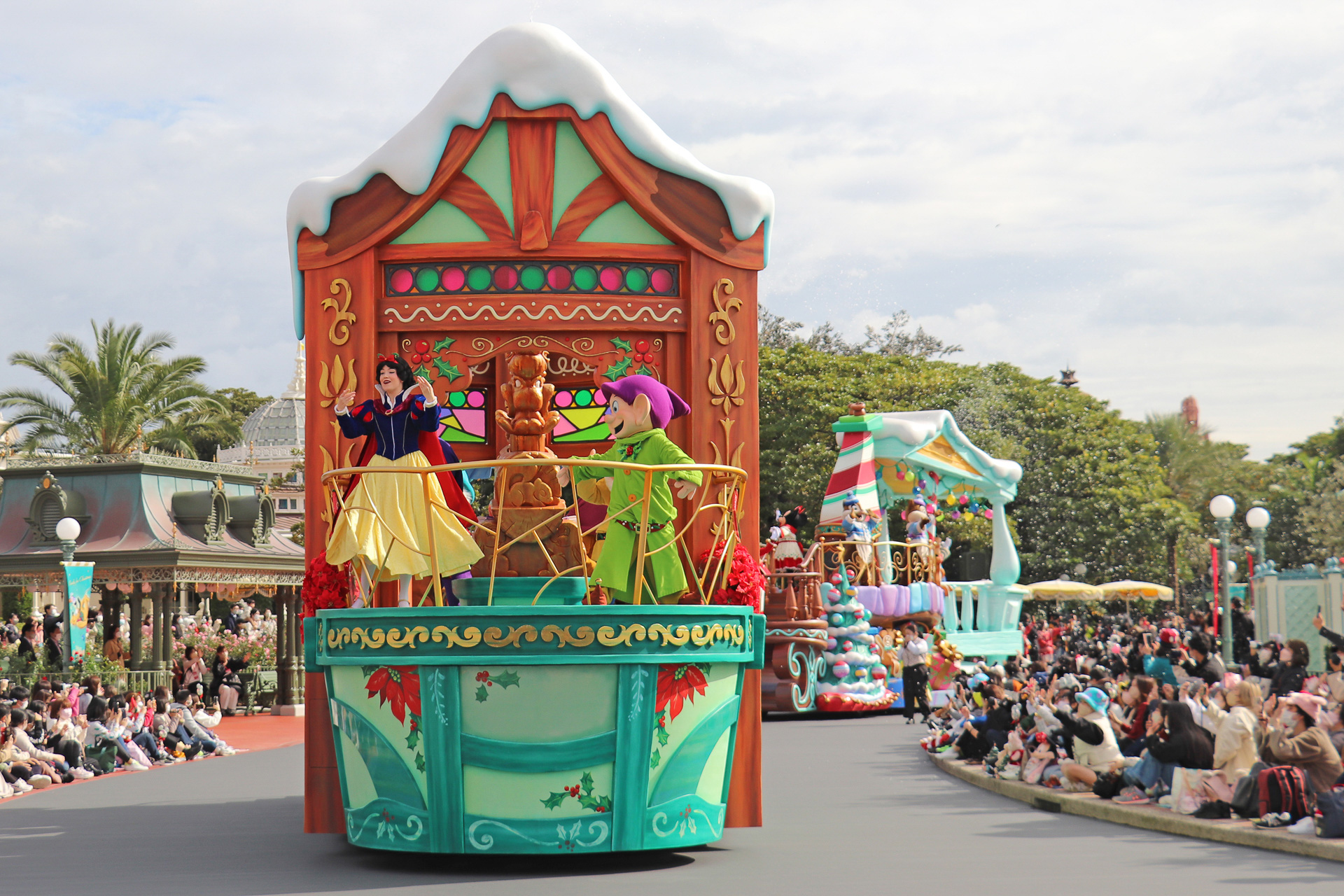 第3話「白雪姫と七人のこびとのアットホームなクリスマス」のフロート