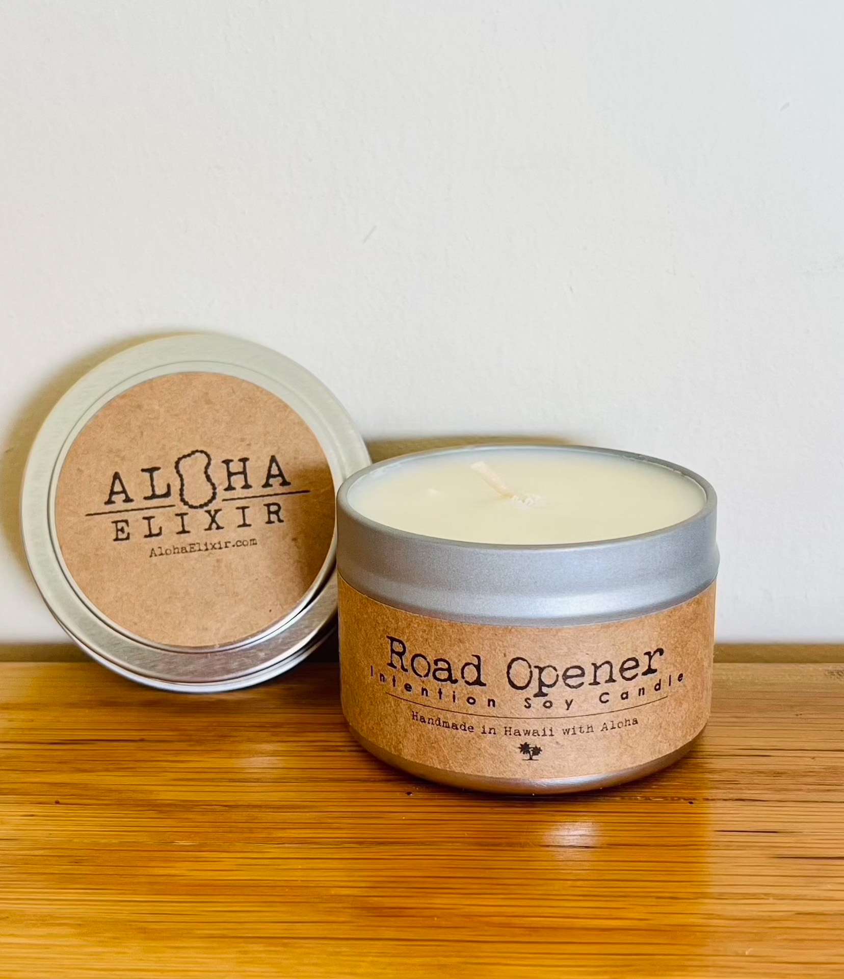 かなえたい言葉で選ぶソイキャンドル（22.40ドル）は12時間祈りを込めて作られている。道を切り拓けるように「Road Opener」をチョイス