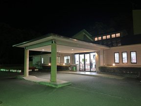 【ボーカリスト琴音の音楽旅】茨城県花貫渓谷は最高の紅葉スポット! キャンプ場でBBQ、温泉で冬直前の秋を満喫 - トラベル Watch