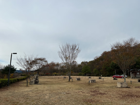 【ボーカリスト琴音の音楽旅】茨城県花貫渓谷は最高の紅葉スポット! キャンプ場でBBQ、温泉で冬直前の秋を満喫 - トラベル Watch