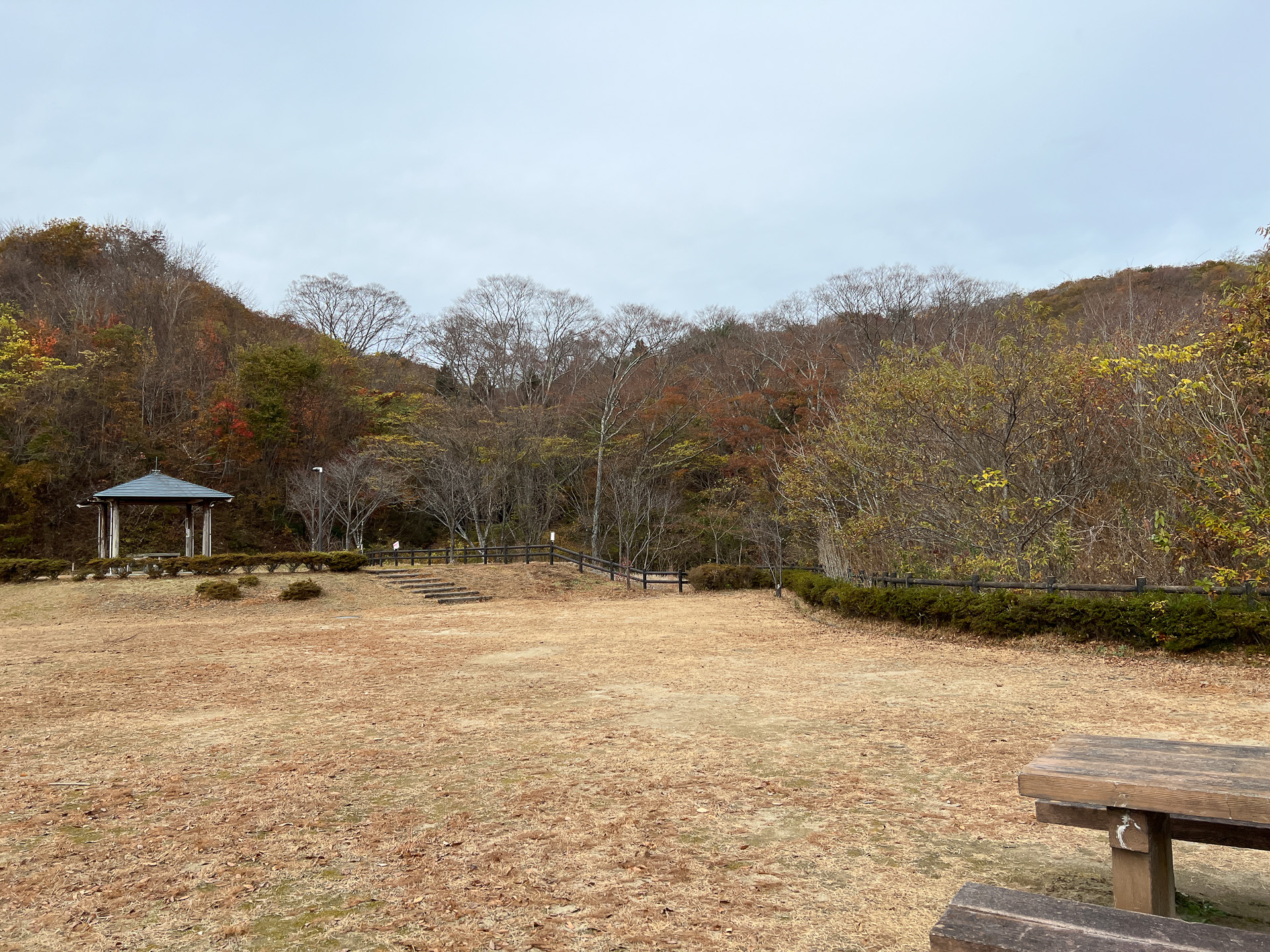 BBQ炉、トイレ、洗い場もあり