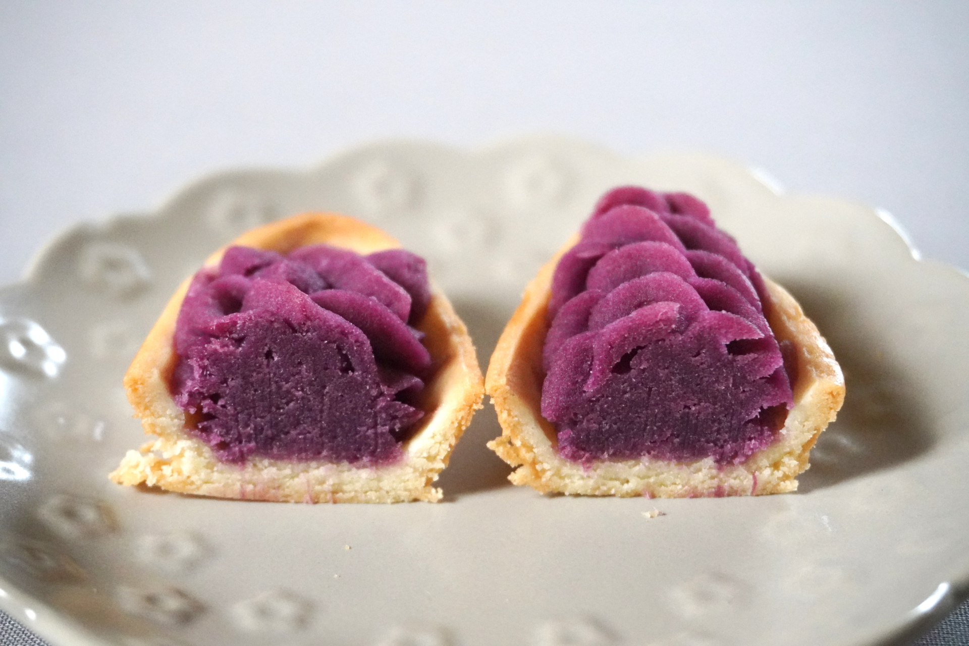 県産紅いも100％ペーストたっぷり。甘さ控えめで、あっさりした味わい