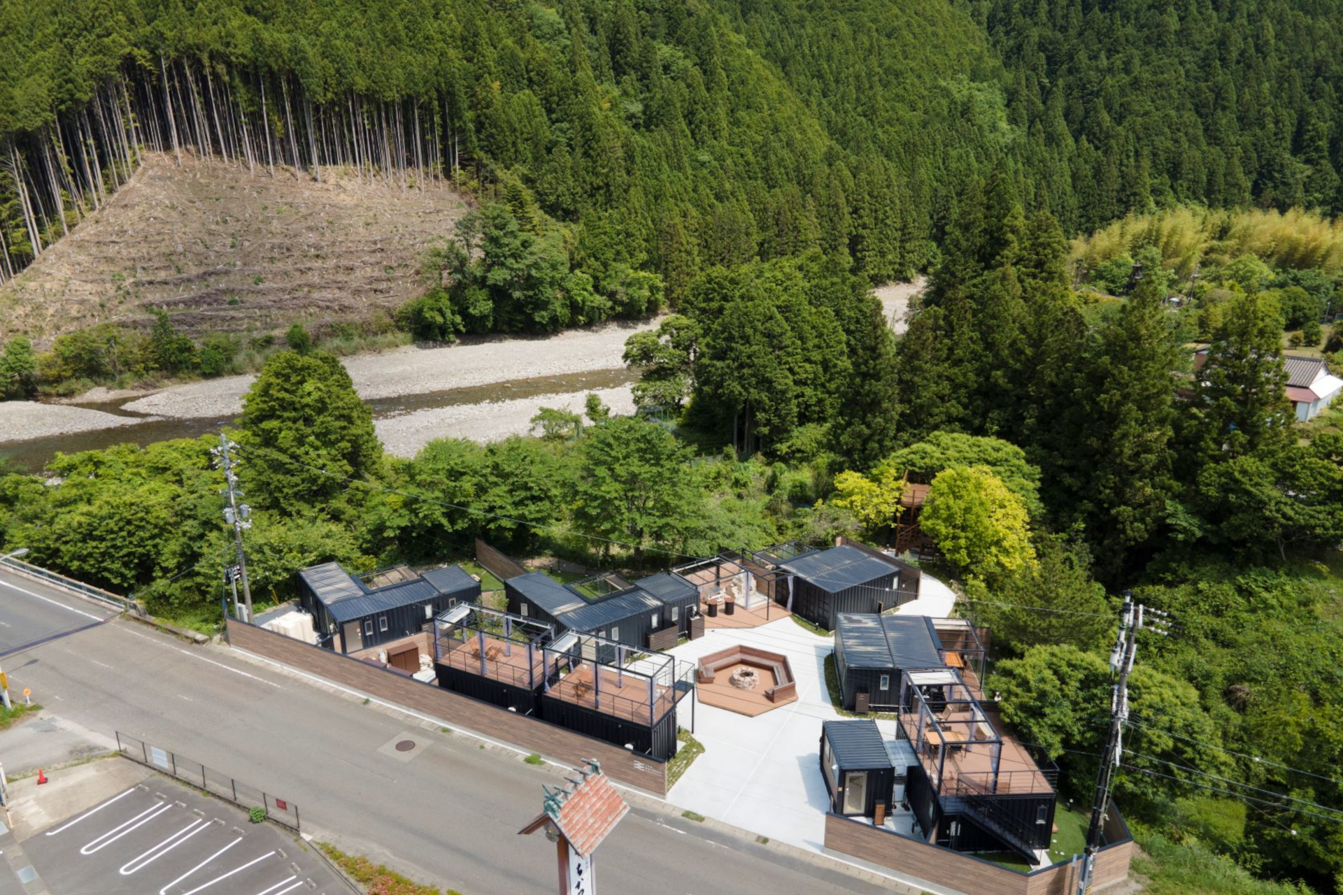 熊野古道の自然に囲まれたホテル「SEN.RETREAT CHIKATSUYU」がリニューアルオープン