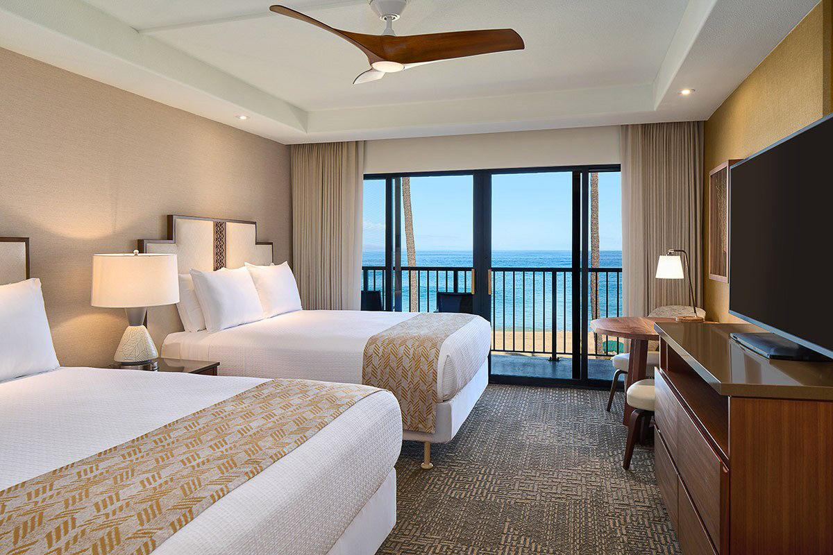 ハワイをテーマにしたモダンな家具やアートが心地よいカアナパリビーチホテルの新しいプレミアムな客室