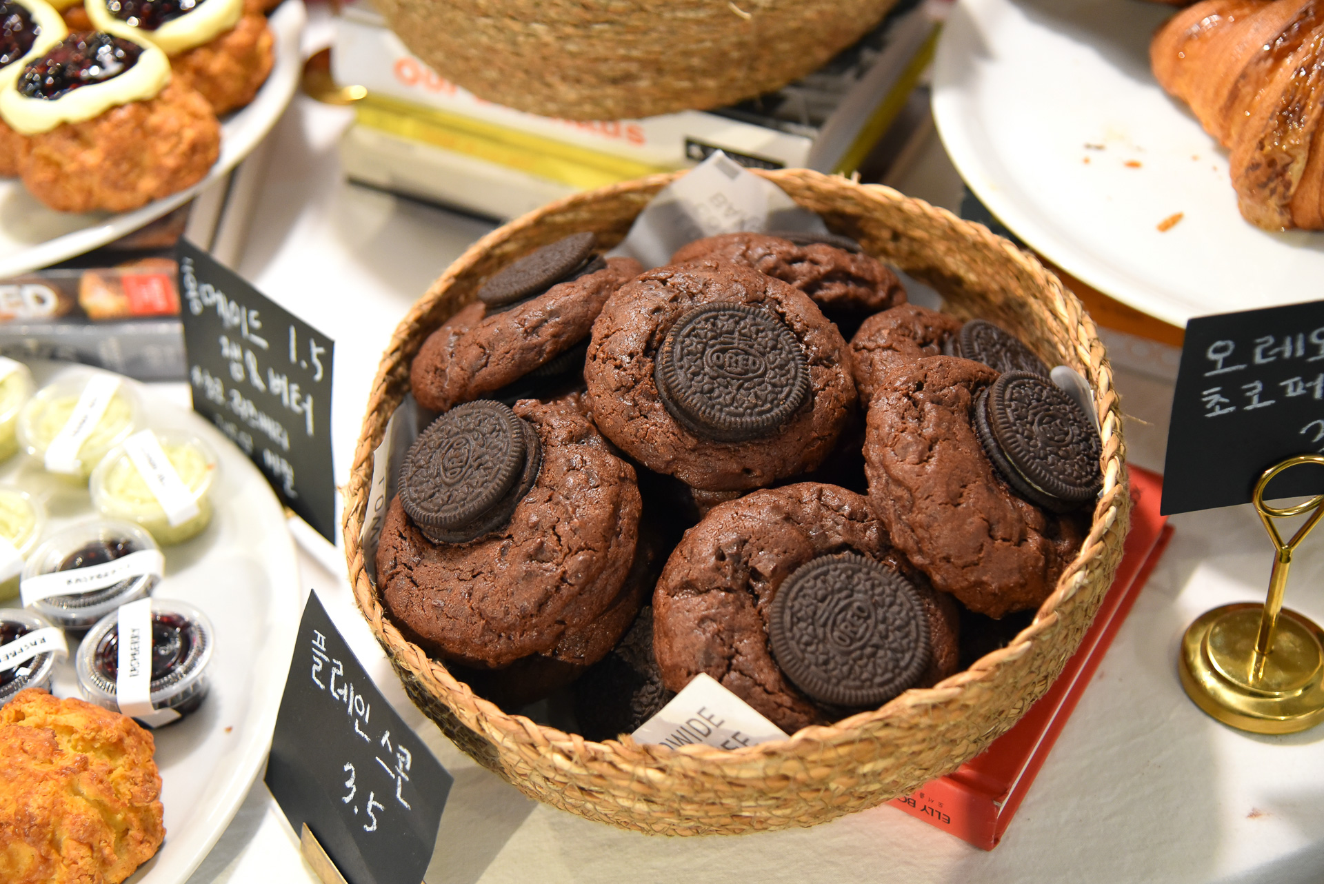 オレオがどどん！　ビジュアル的にも最高です。翌日の朝食に購入してもよさそう