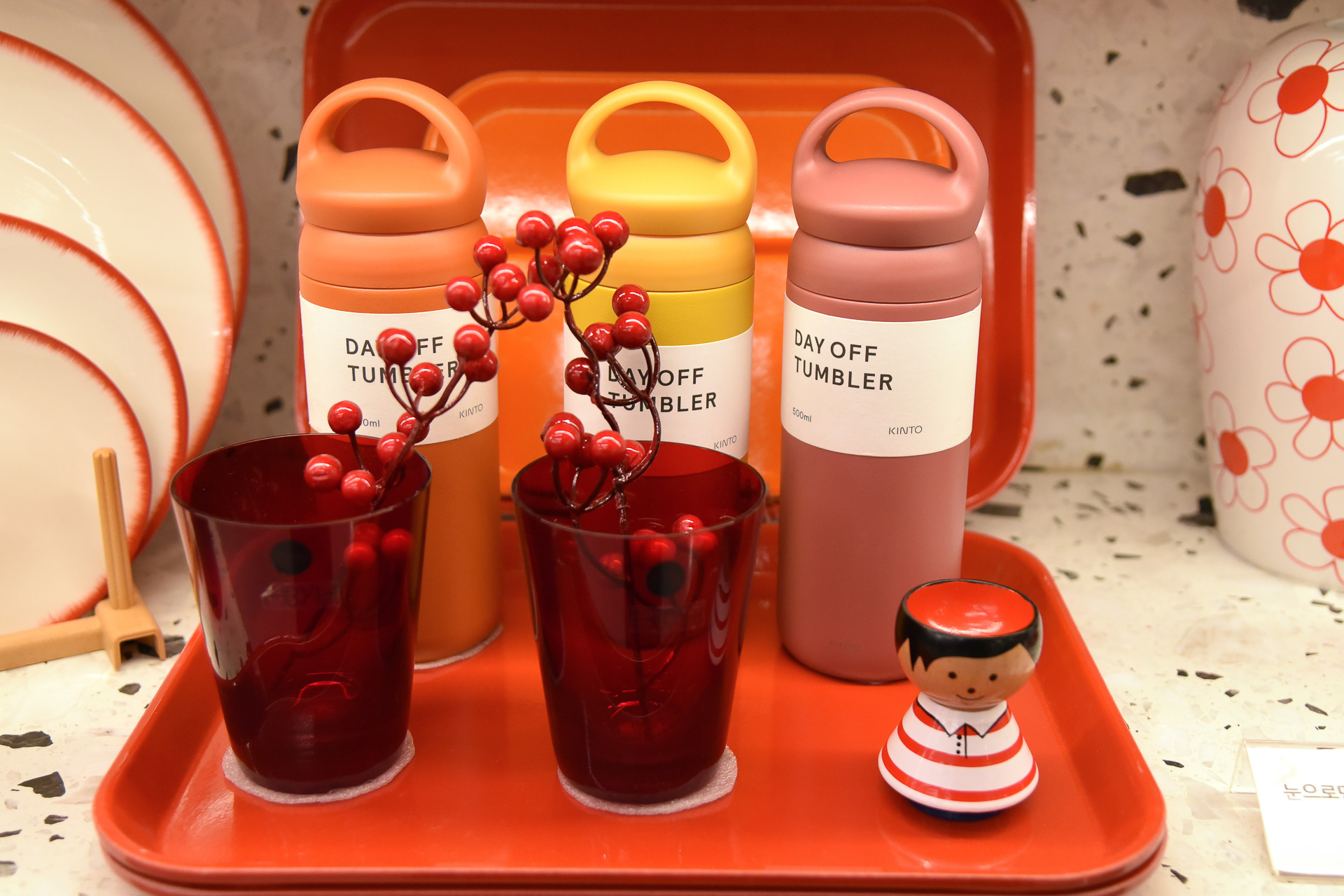 KINTOのタンブラーも。なかなか見かけないカラーで物欲がそそられちゃいます