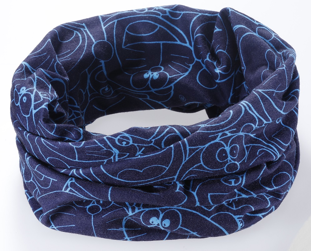 紫外線を98％カットするストレッチ素材を縫い目のないチューブ型に成形