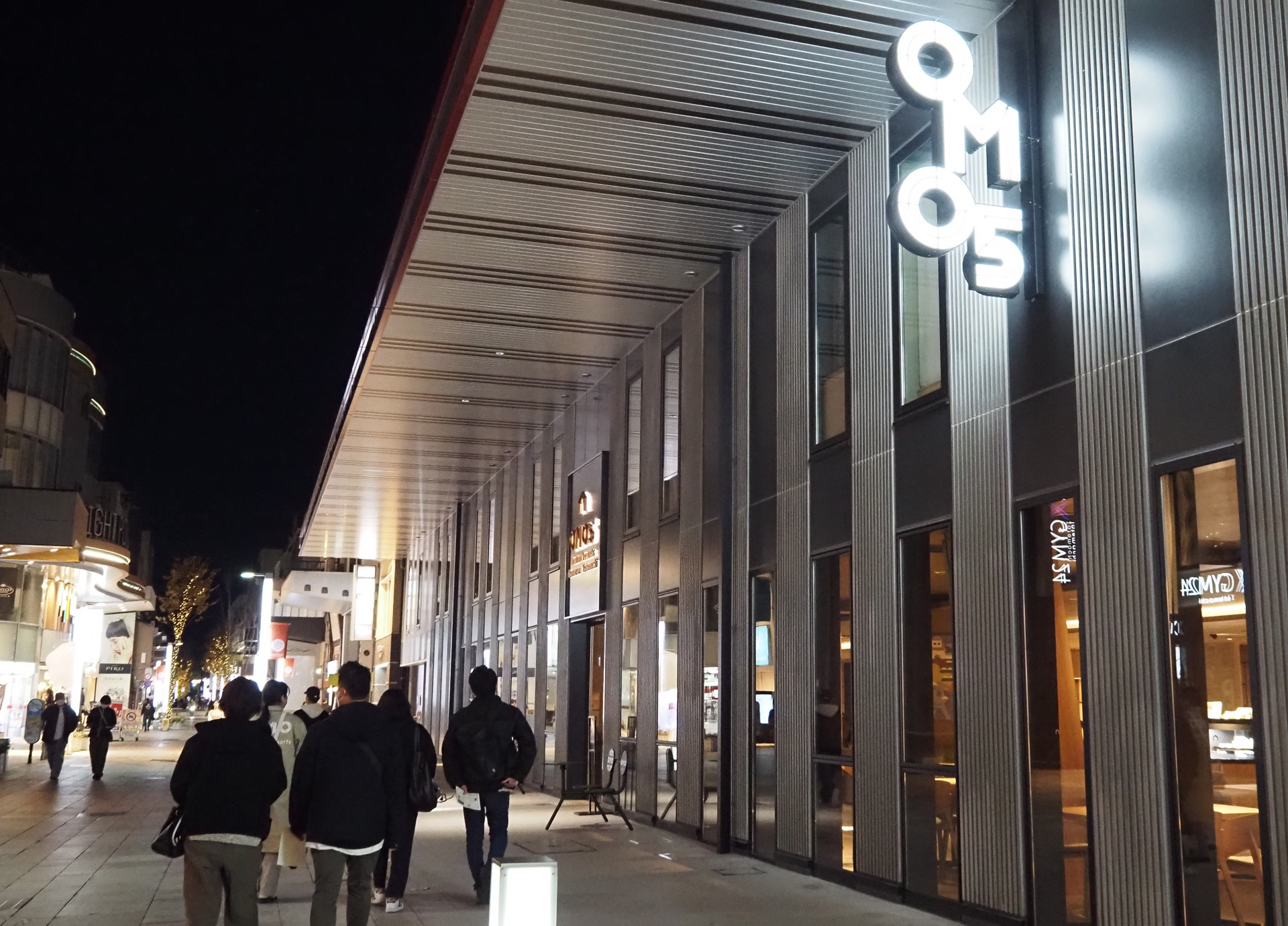 OMO5金沢片町。「OMO5」の看板が目印