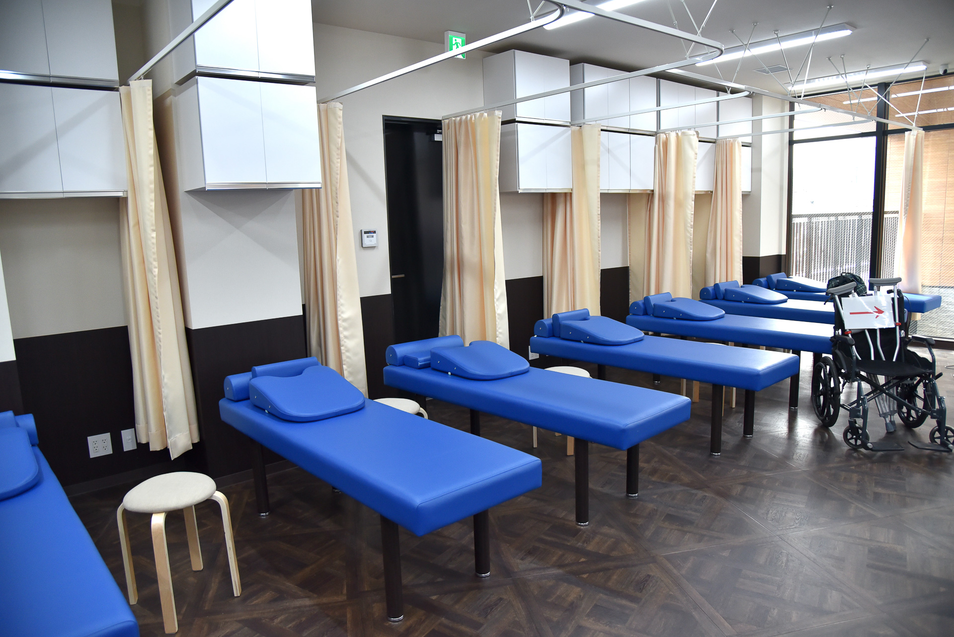 リハビリエリアも広々で通いやすい環境だった