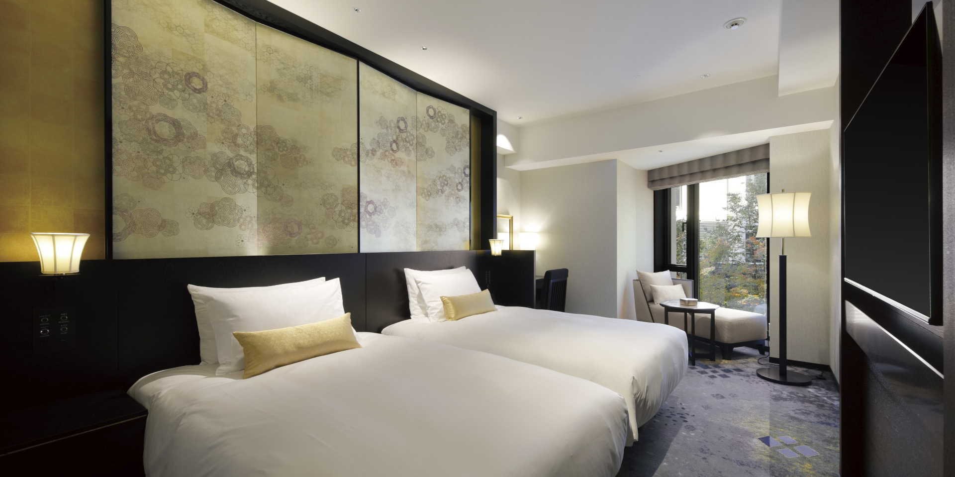 中庭側の客室「ガーデンツイン」（33m<span class="em sup">2</span>）