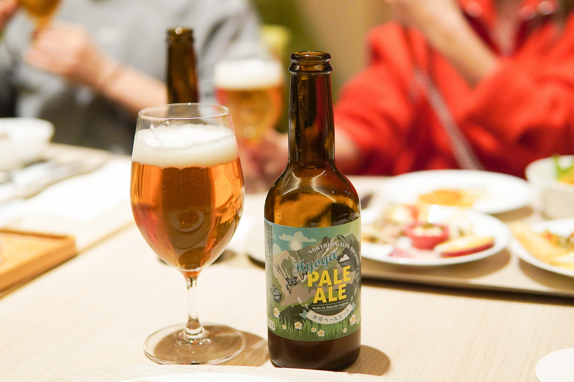 夜は地ビールをいただいた。北アルプスブルワリー「氷河 PALE ALE」IPAもある