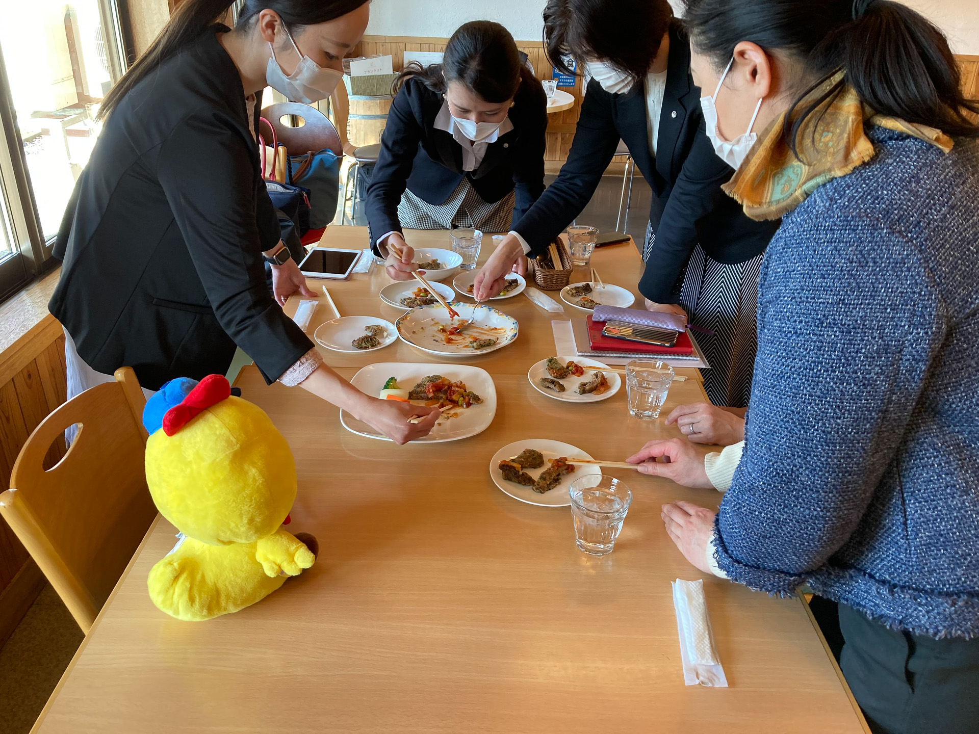 ウェザーコックカフェにて試作品を検食