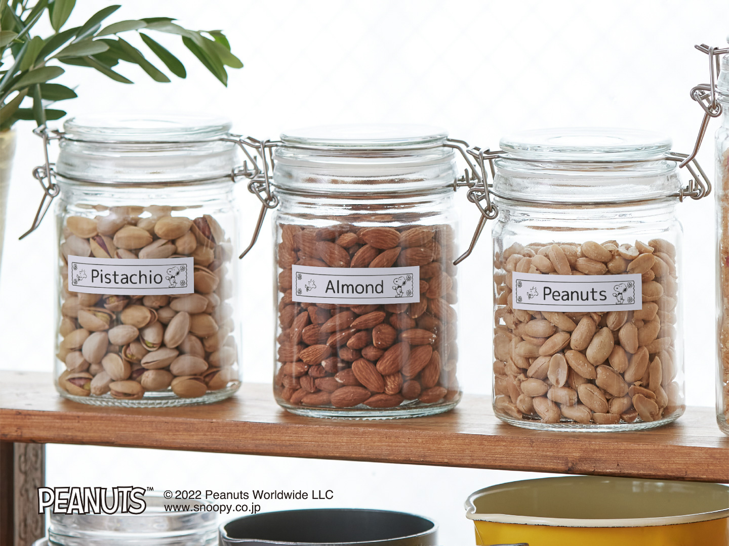 絵文字94種類、フレーム36種類などを収録