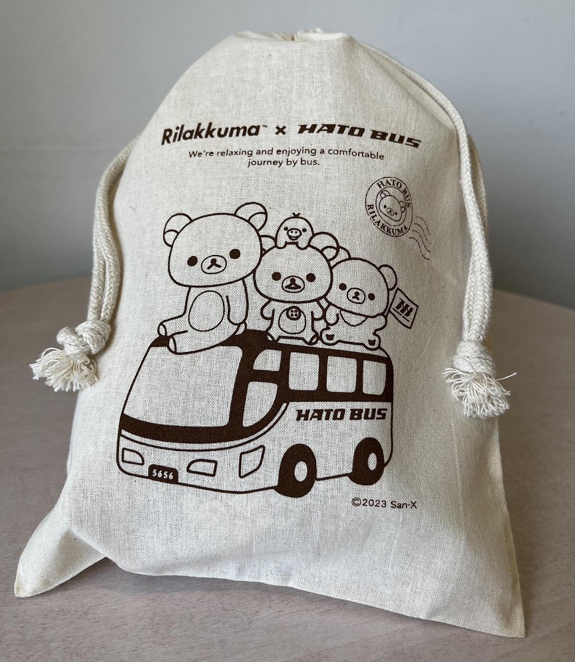 リラックマ巾着に入った雷5656会館の雷おこし