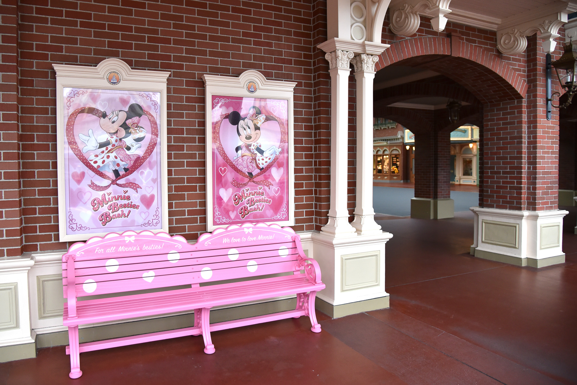 ピンクとレッドの2カラーをラインアップ！