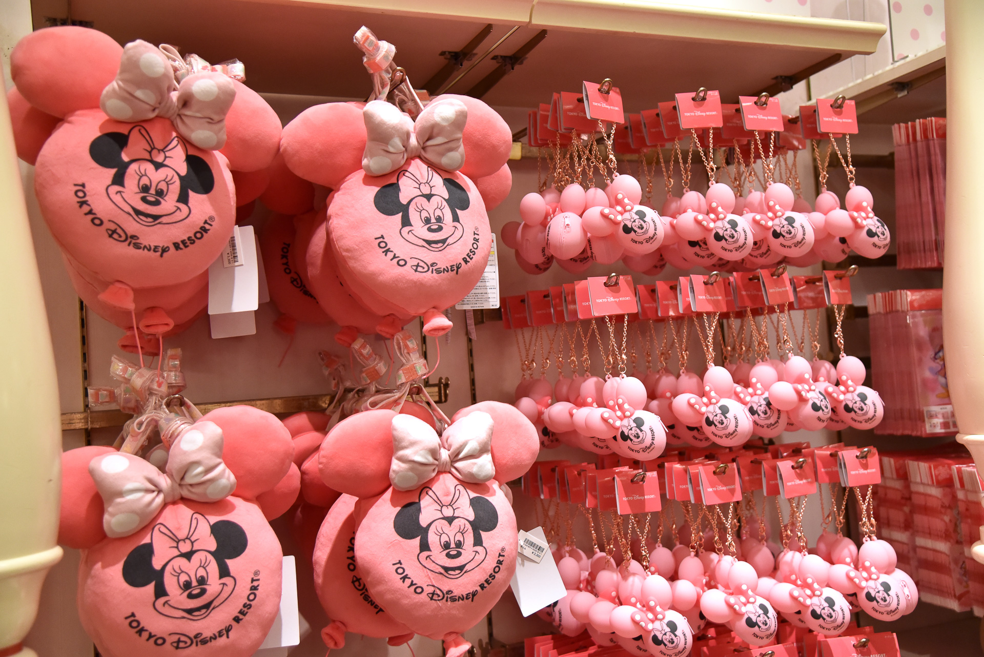 「ショルダーバッグ」「バッグチャーム」などバルーンモチーフは人気のアイテム