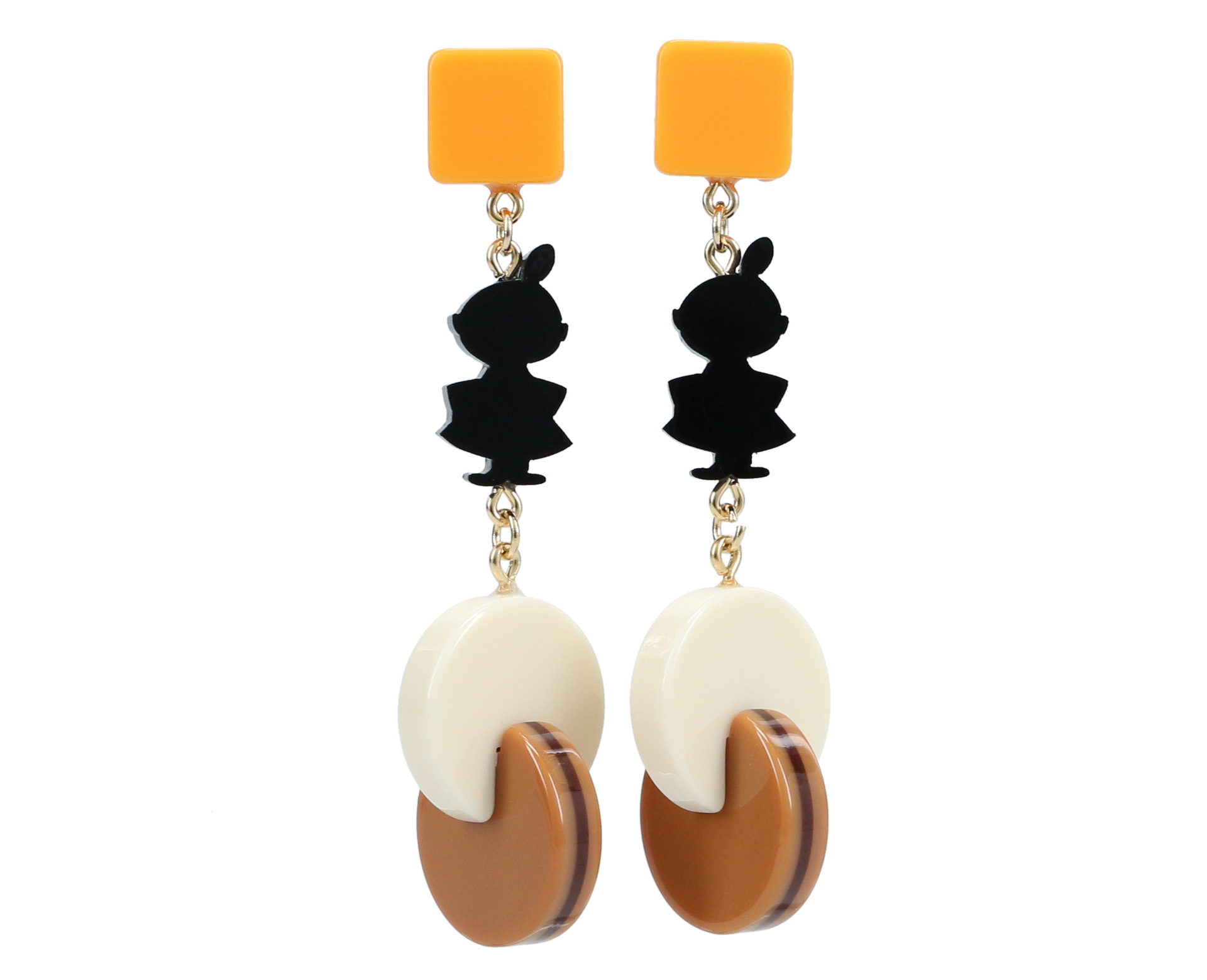 〈O/OVAL〉ピアス/イヤリング（各5500円）