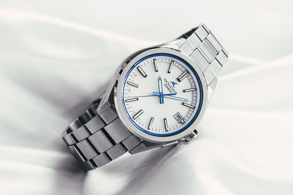 カシオ、シンプルな3針モデル「OCEANUS OCW-T200S」。スマホ連携も