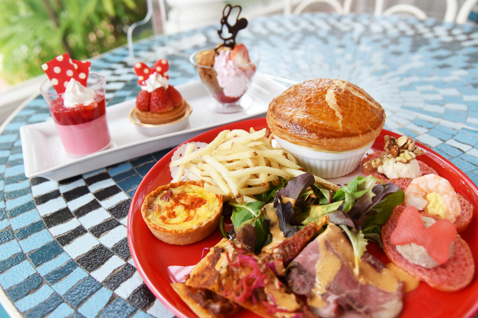 かわいい＆美味しいでおなかも大満足！ ミニーマウスのスペシャル