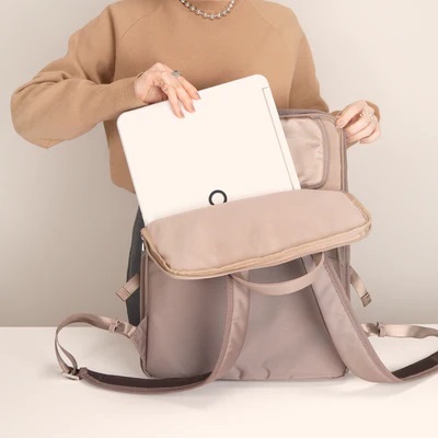 タブレットやPCも収納できる