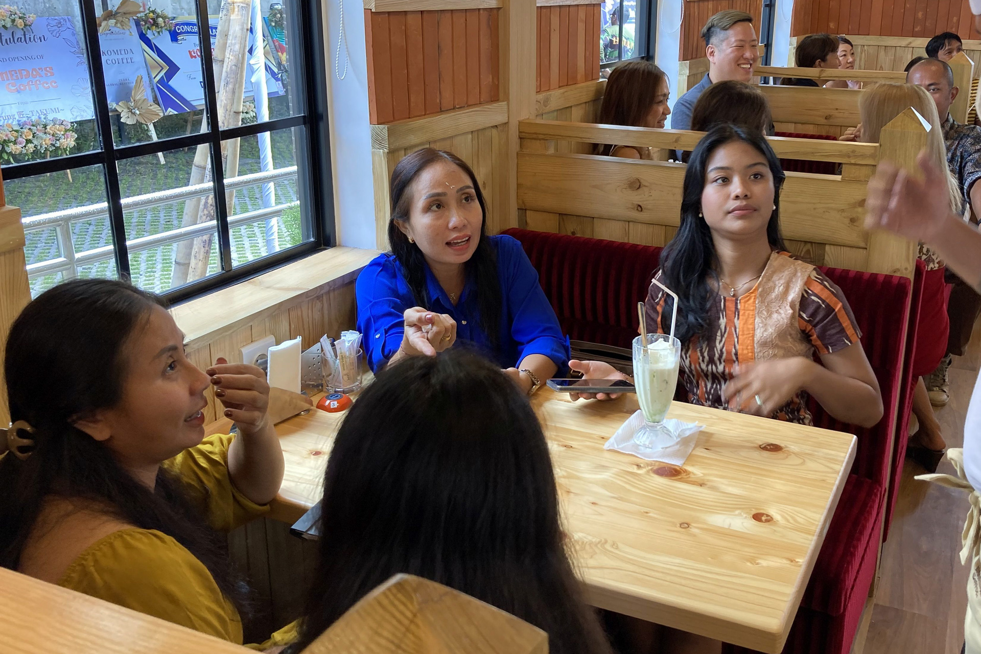 インドネシア1号店の様子