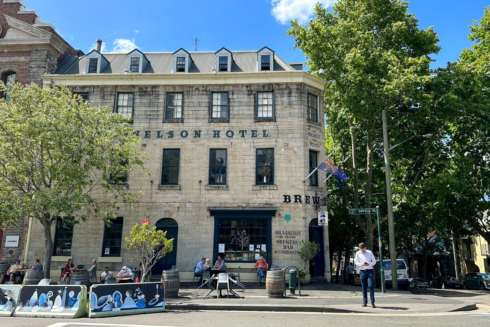 歴史的エリア「The Rocks（ザ・ロックス）」にあるロード・ネルソン・ブリュワリー・ホテルはオーストラリア最古のパブとしても有名